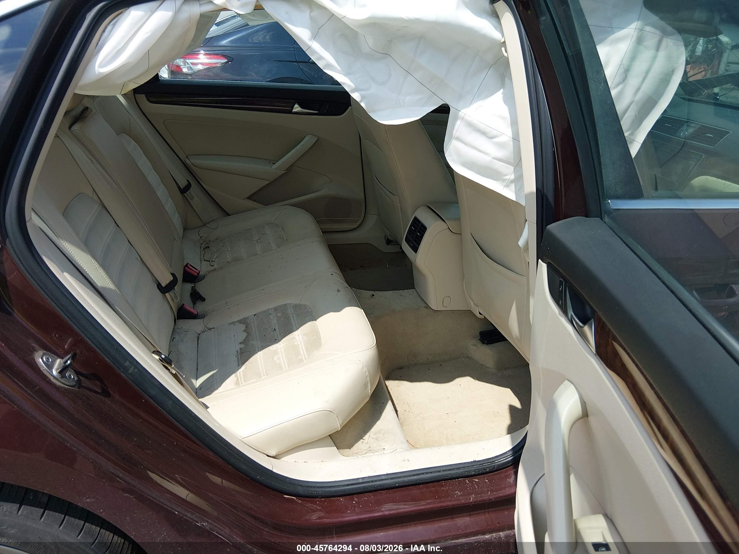 2013 Volkswagen Passat 2.0l Tdi Sel Premium Burgundy vin: 1VWCN7A32DC082167
