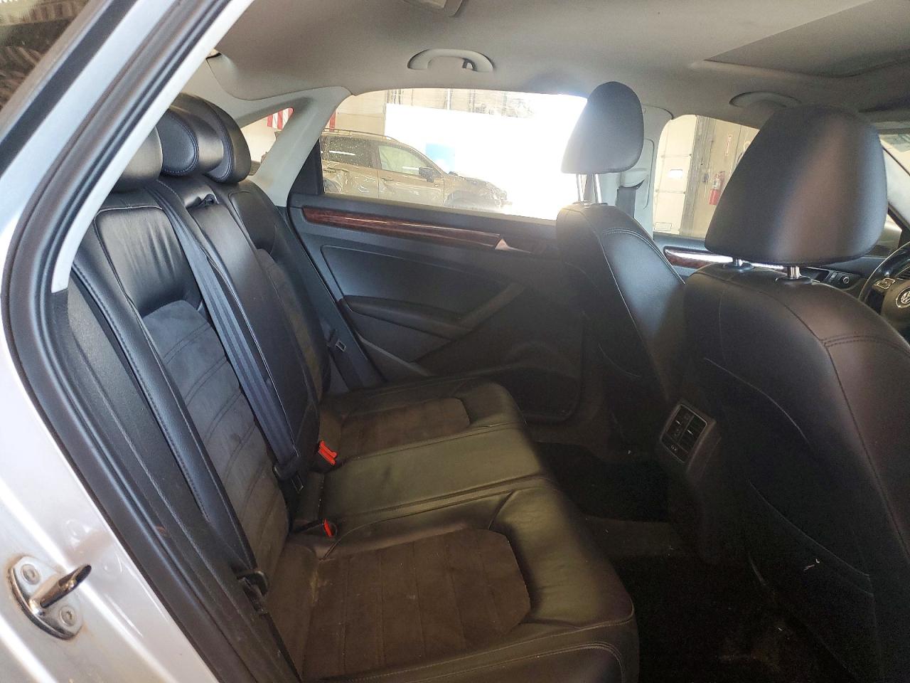 2013 Volkswagen Passat Sel Серый vin: 1VWCN7A32DC108220