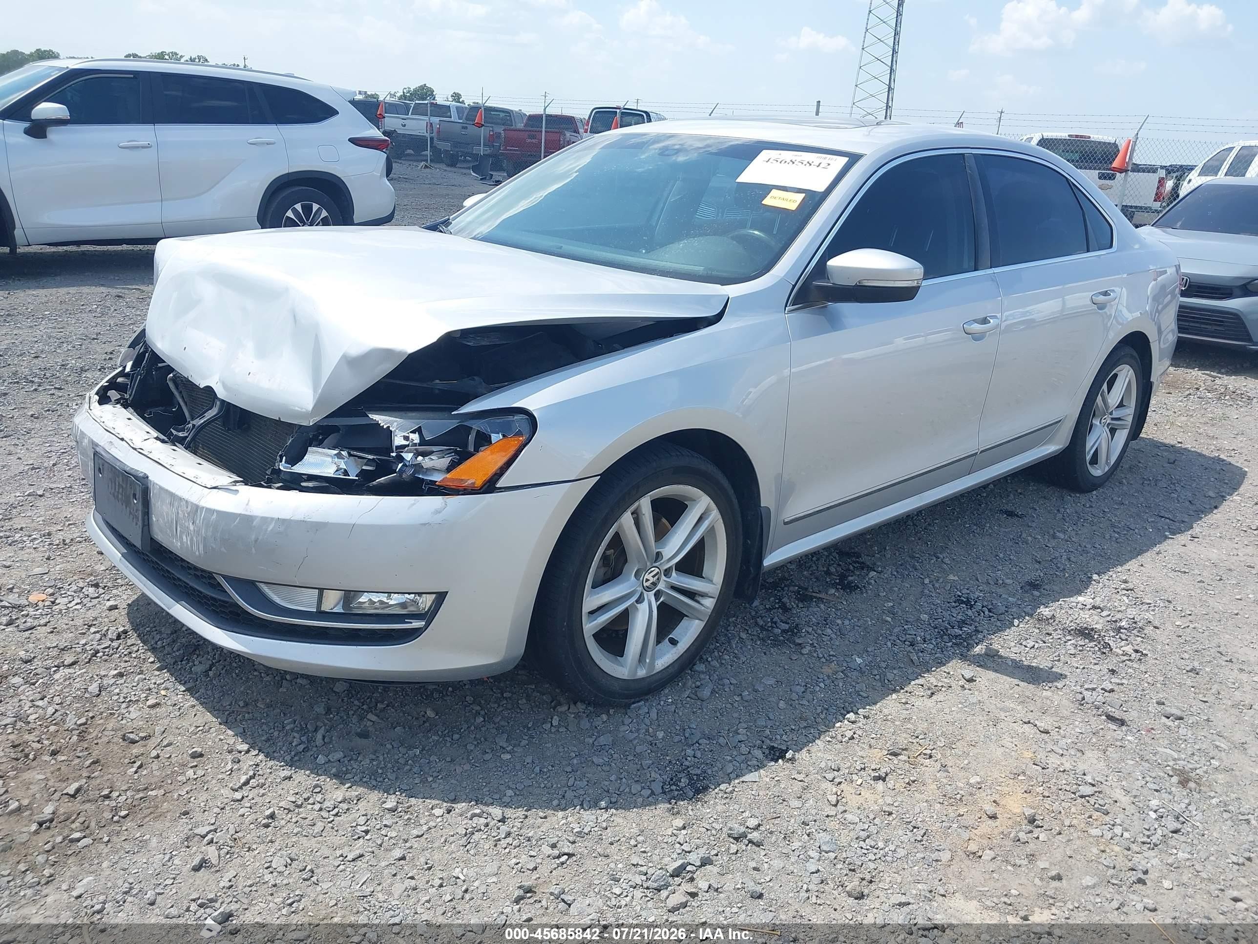 2013 Volkswagen Passat 2.0l Tdi Sel Premium Silver vin: 1VWCN7A32DC137359