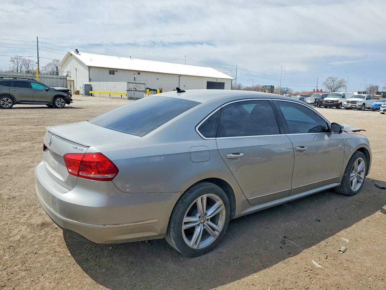 2013 Volkswagen Passat Sel Silver vin: 1VWCN7A32DC142044