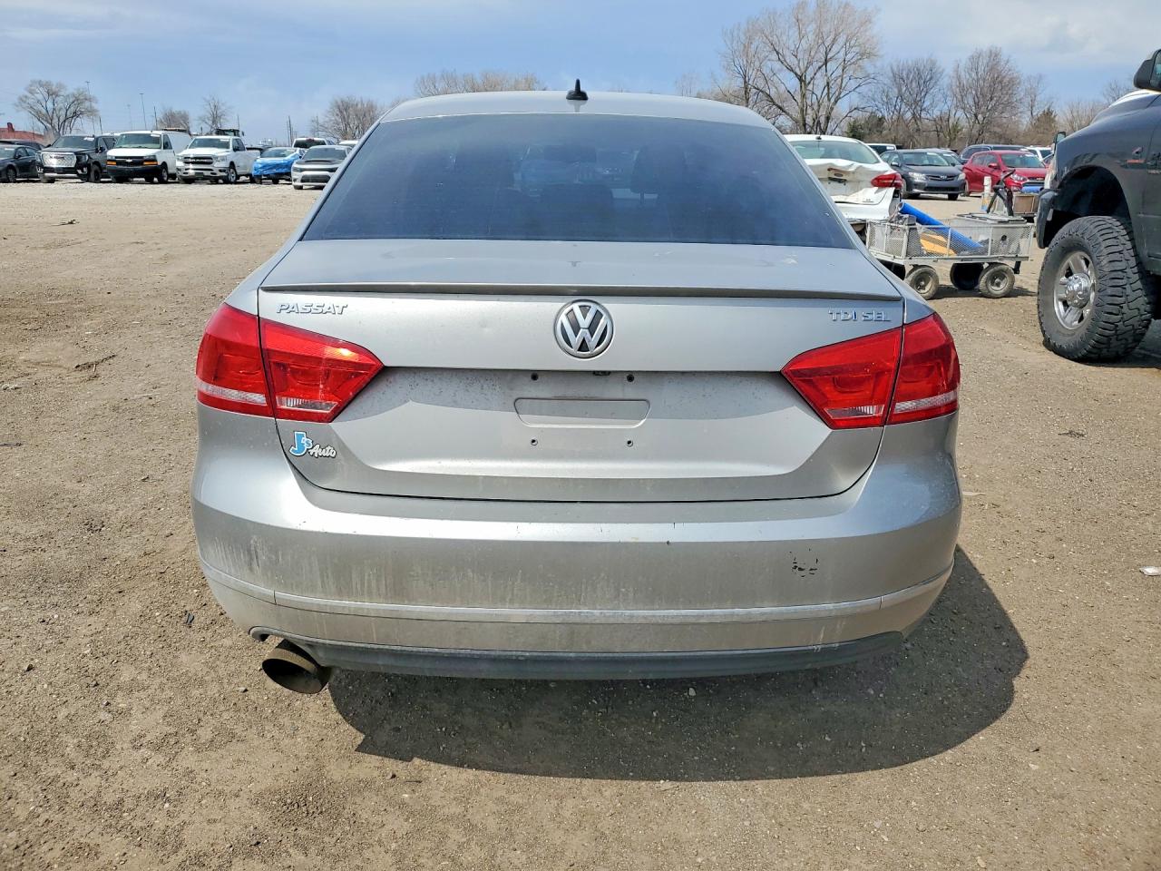 2013 Volkswagen Passat Sel Silver vin: 1VWCN7A32DC142044
