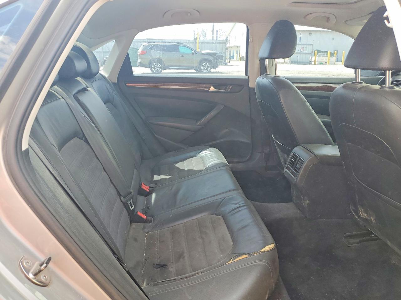 2013 Volkswagen Passat Sel Silver vin: 1VWCN7A32DC142044