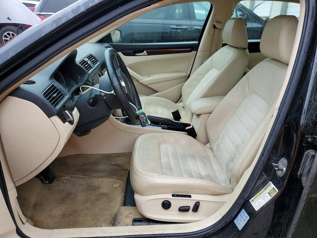 2014 Volkswagen Passat Black vin: 1VWCN7A32EC010564