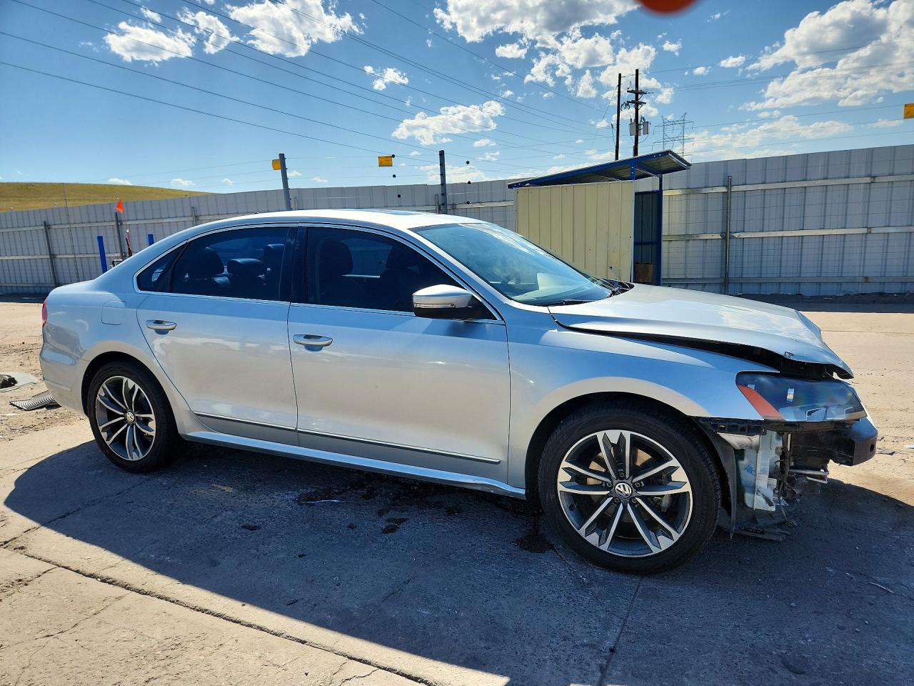 2014 Volkswagen Passat Sel Серебряный vin: 1VWCN7A32EC046870