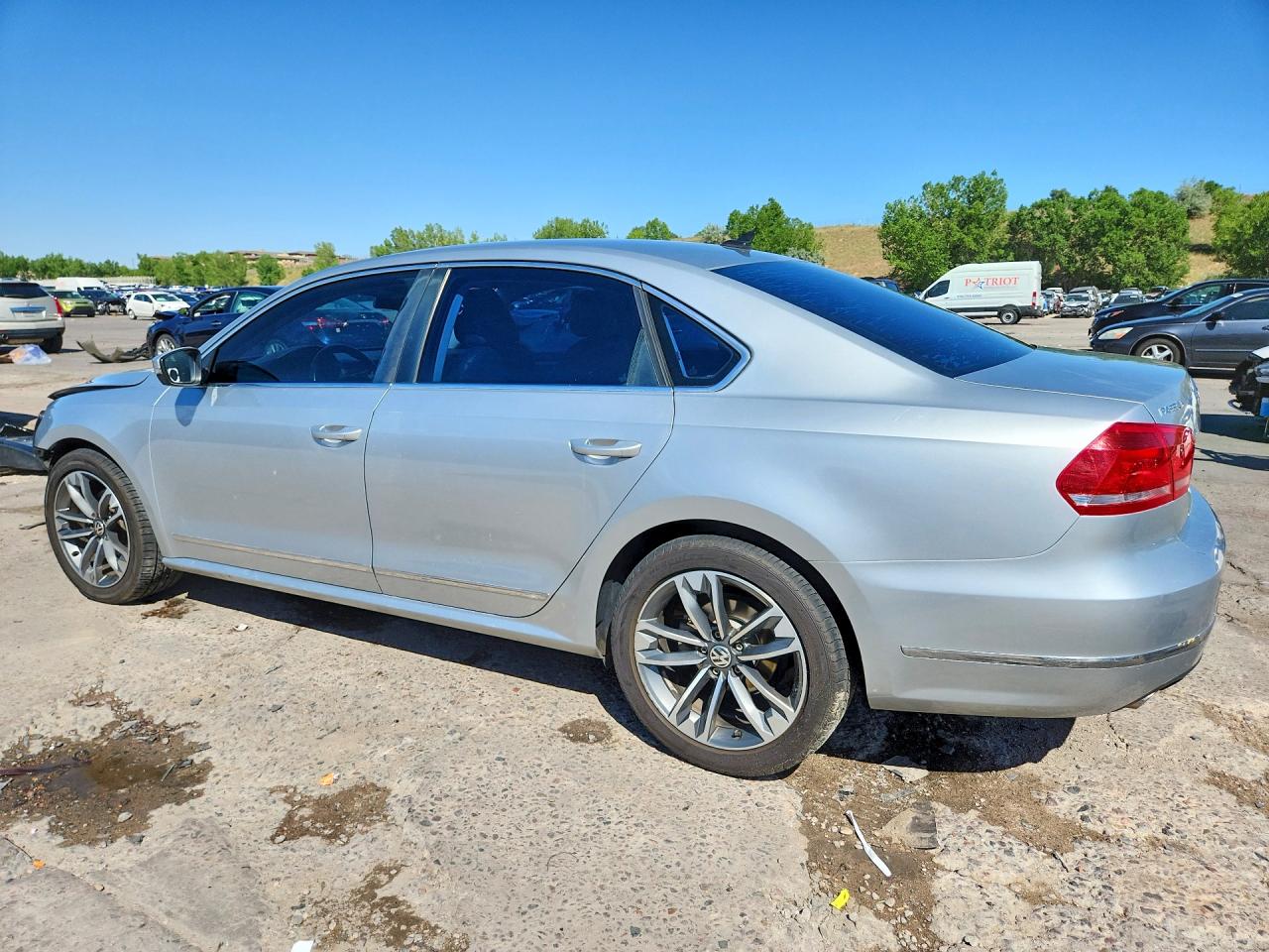 2014 Volkswagen Passat Sel Серебряный vin: 1VWCN7A32EC046870