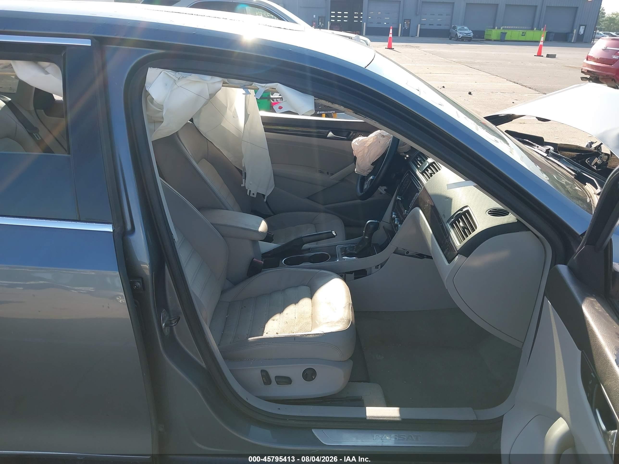 2014 Volkswagen Passat 2.0l Tdi Sel Premium Gray vin: 1VWCN7A32EC048456