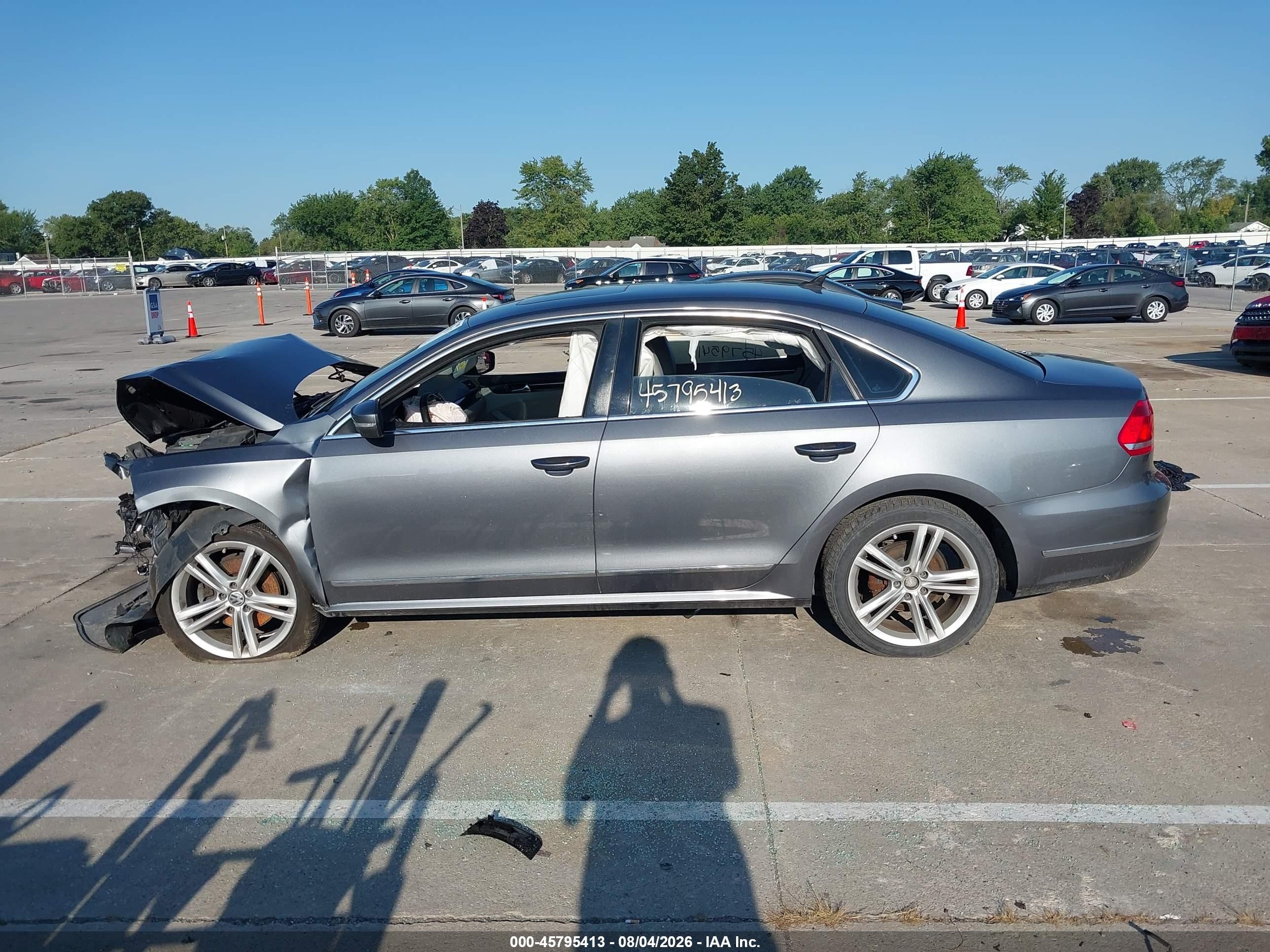 2014 Volkswagen Passat 2.0l Tdi Sel Premium Gray vin: 1VWCN7A32EC048456