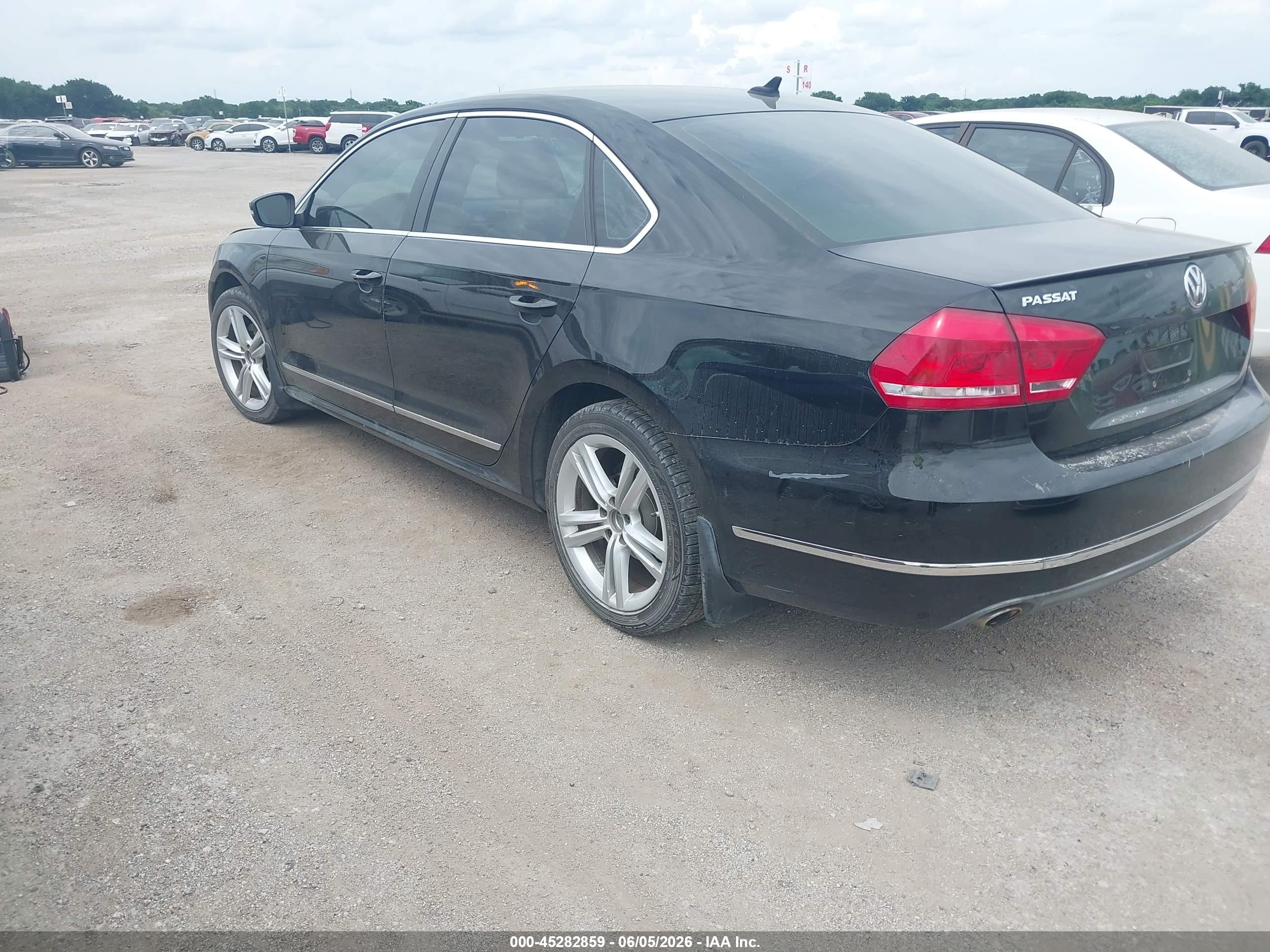 2014 Volkswagen Passat 2.0l Tdi Sel Premium Black vin: 1VWCN7A32EC070473