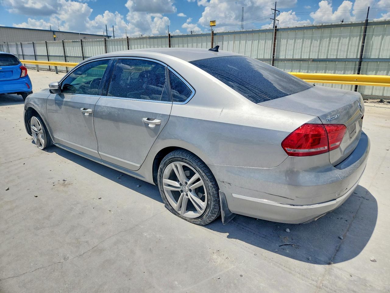 2014 Volkswagen Passat Sel Silver vin: 1VWCN7A32EC087242
