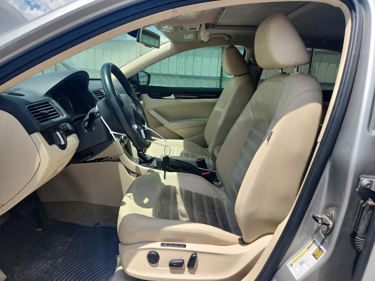 2014 Volkswagen Passat Sel Silver vin: 1VWCN7A32EC087242