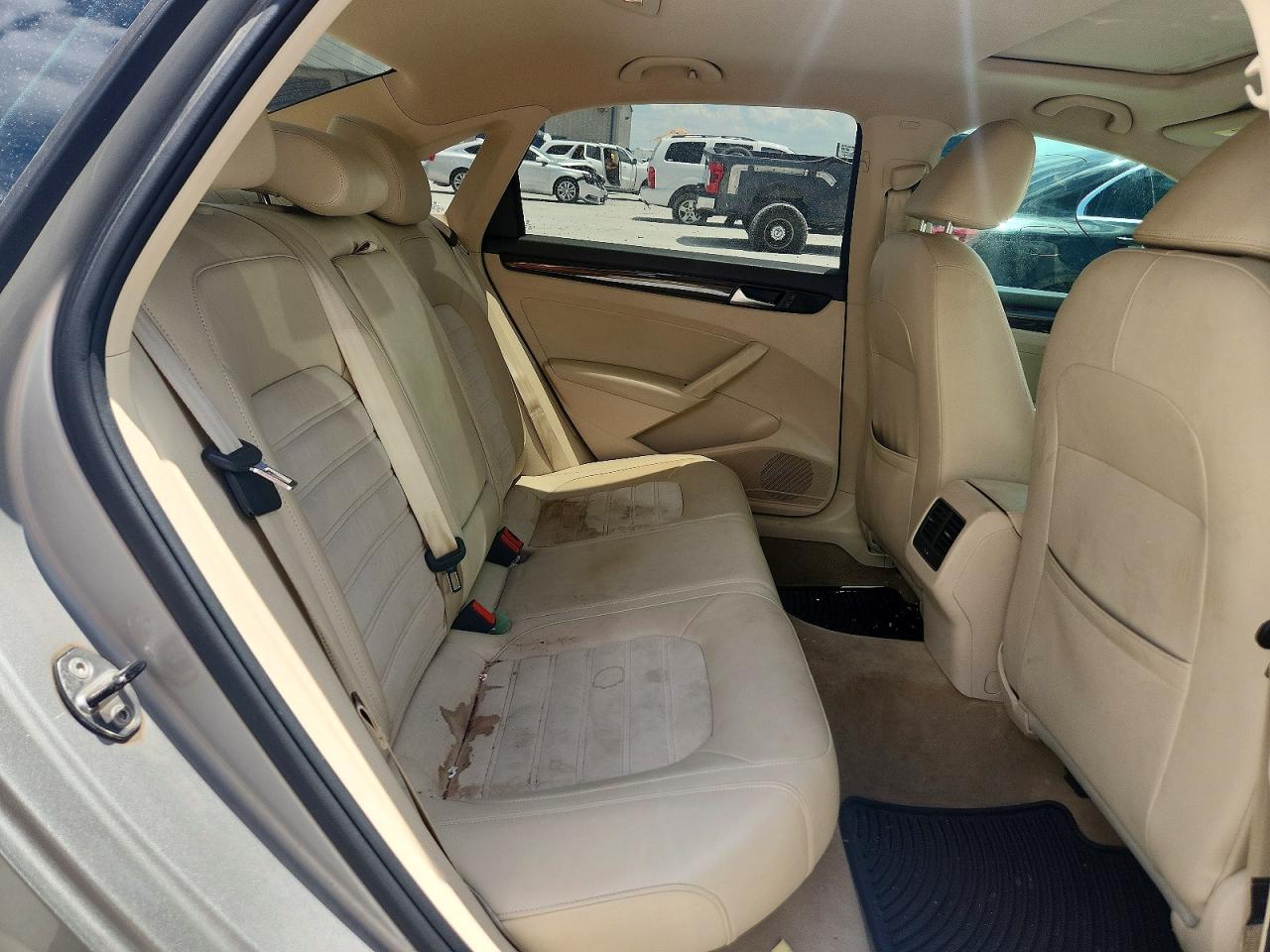2014 Volkswagen Passat Sel Silver vin: 1VWCN7A32EC087242