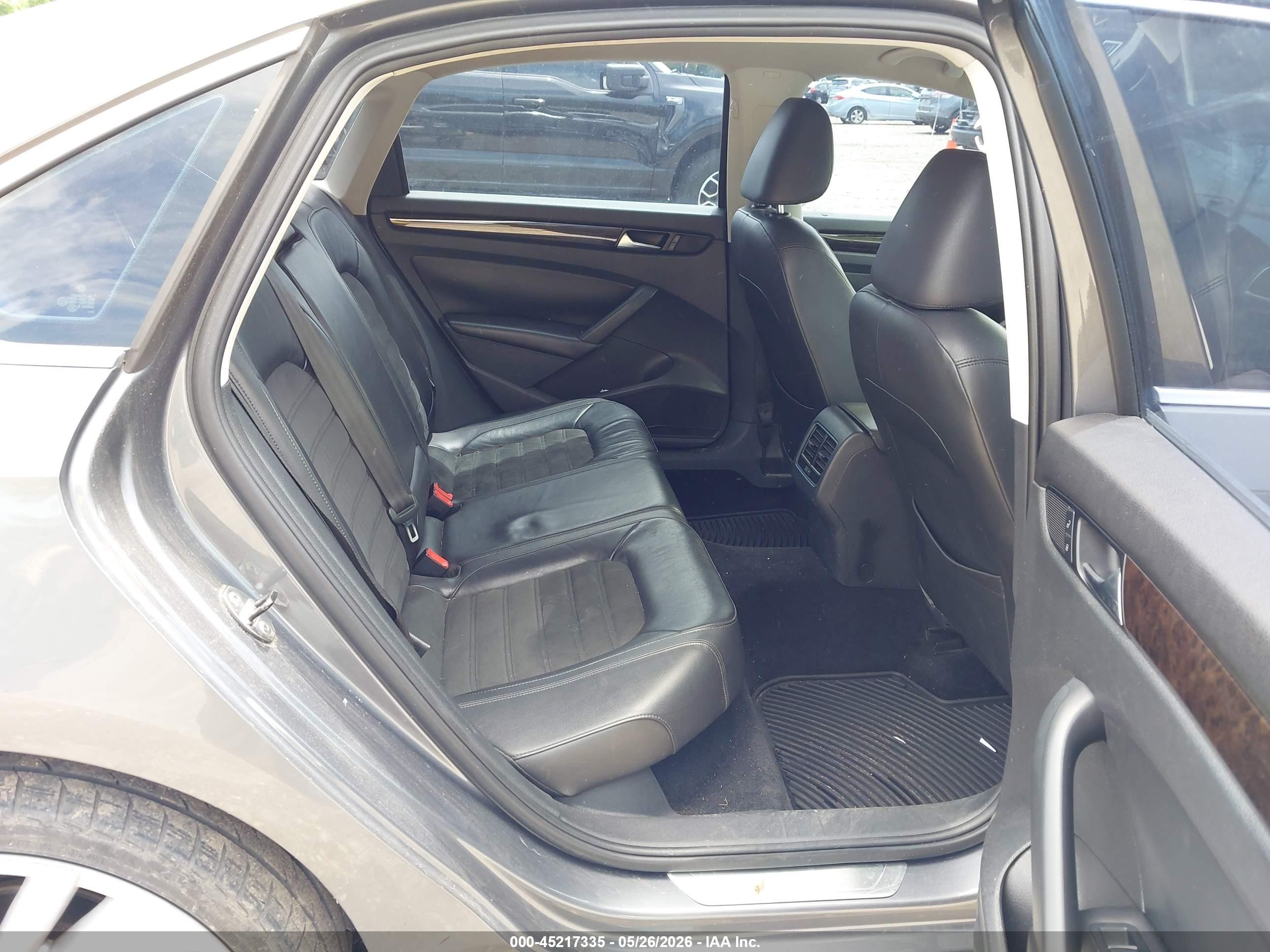 2014 Volkswagen Passat 2.0l Tdi Sel Premium Gray vin: 1VWCN7A32EC120014