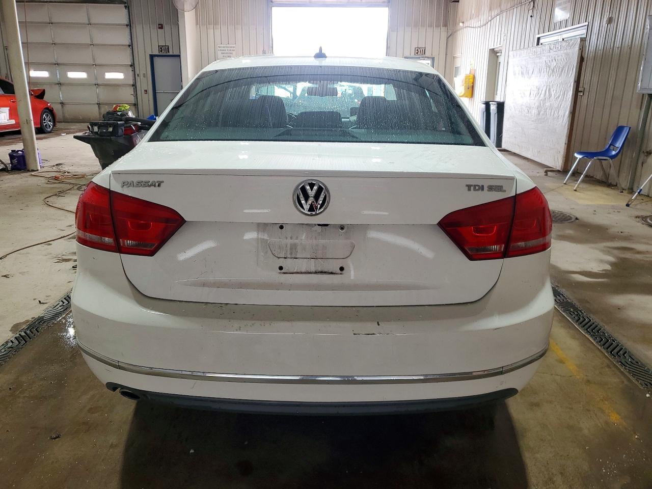 2013 Volkswagen Passat Sel Белый vin: 1VWCN7A33DC045564