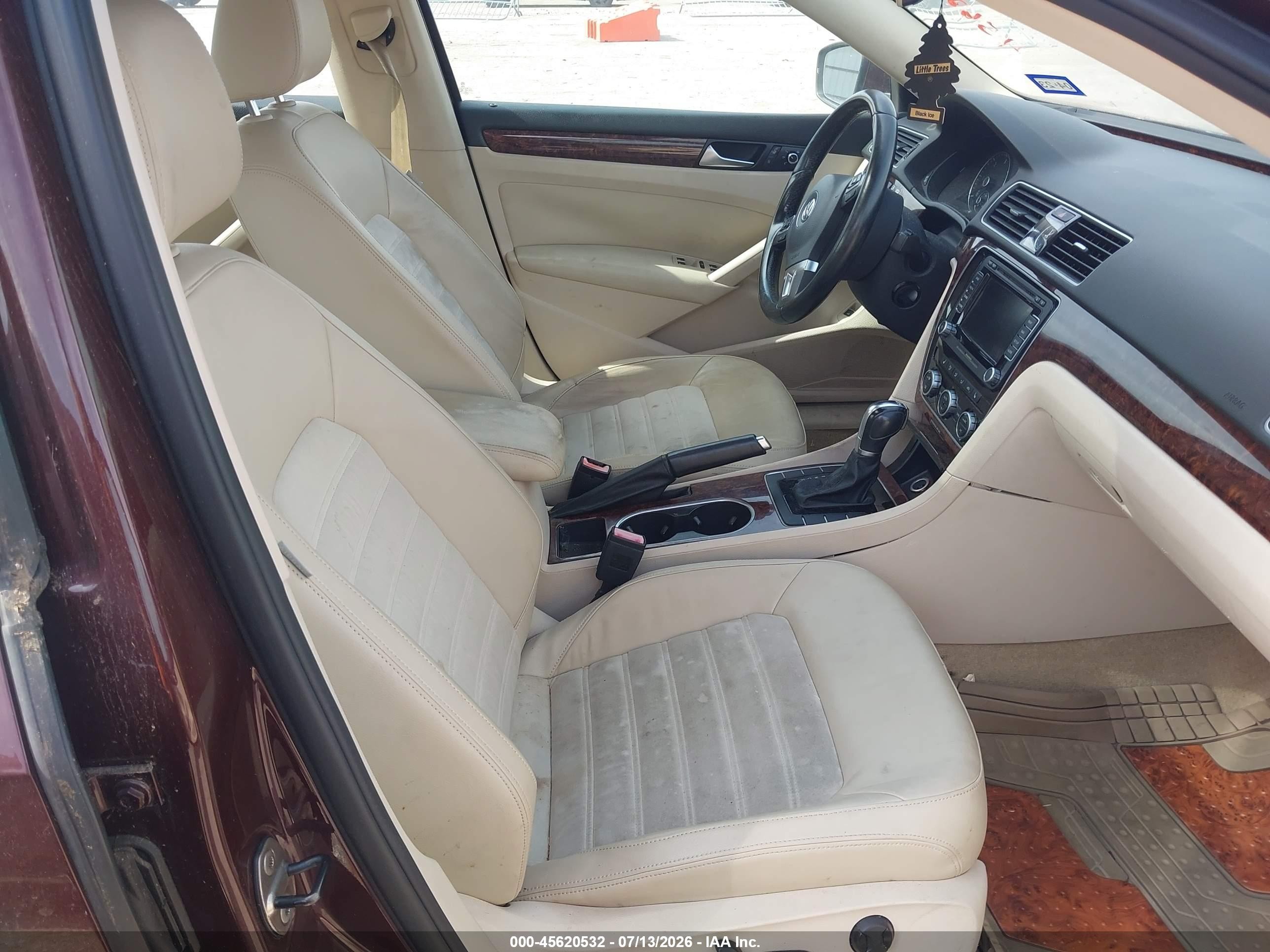 2013 Volkswagen Passat 2.0l Tdi Sel Premium Maroon vin: 1VWCN7A33DC058900