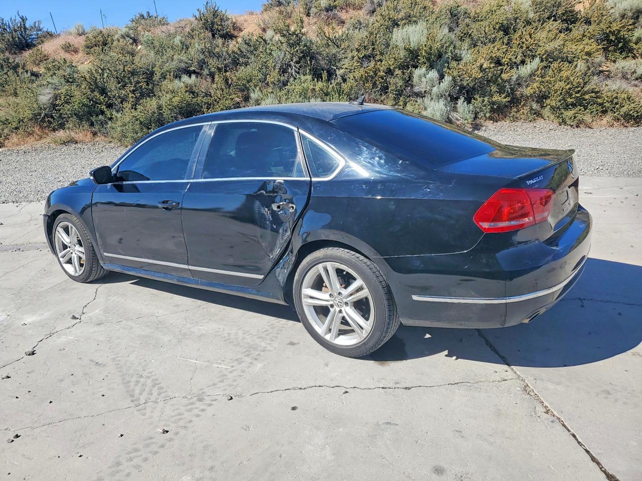 2014 Volkswagen Passat Sel Черный vin: 1VWCN7A33EC005180