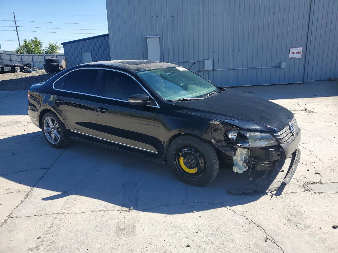 2014 Volkswagen Passat Sel Черный vin: 1VWCN7A33EC005180