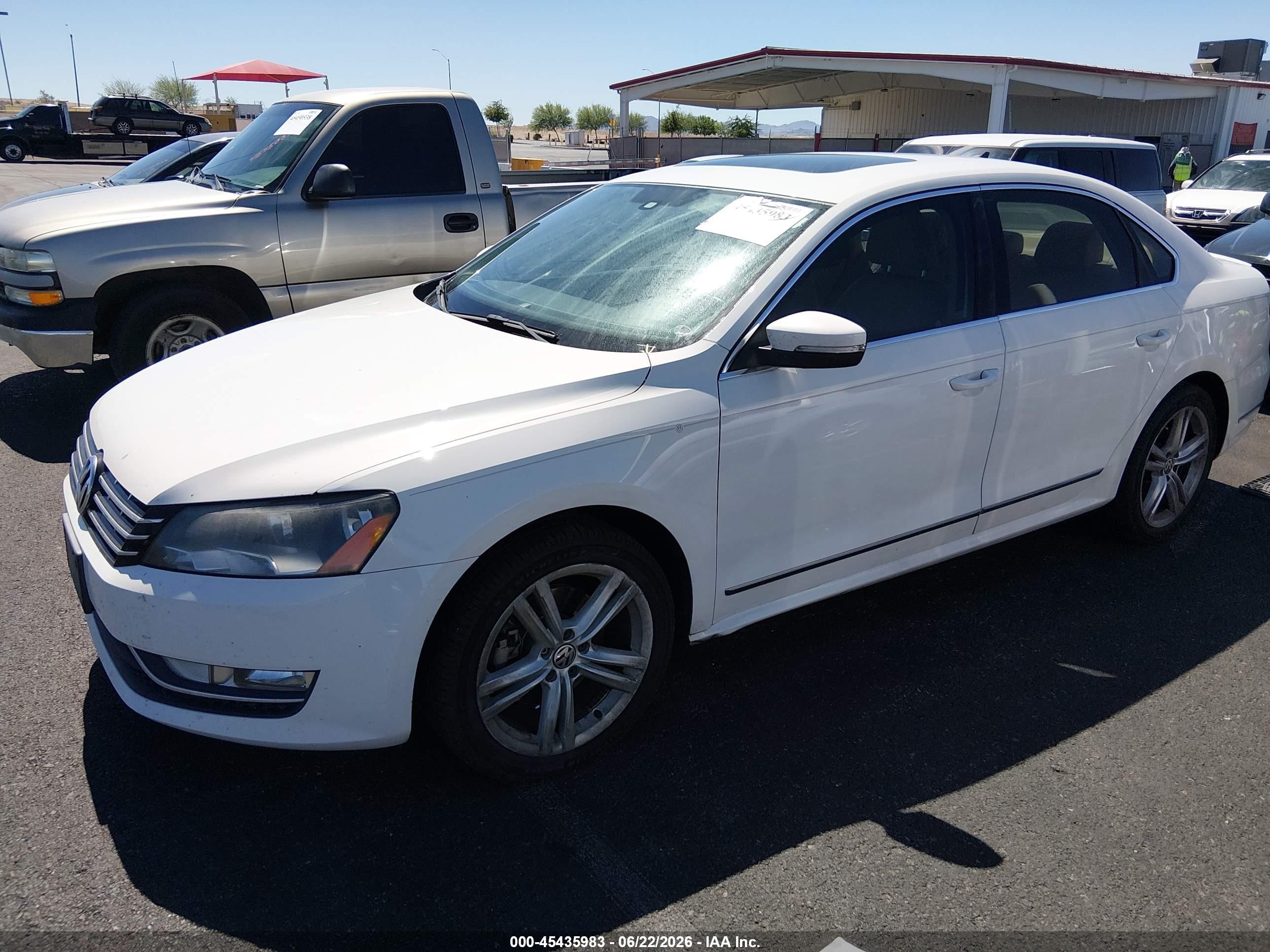 2014 Volkswagen Passat 2.0l Tdi Sel Premium White vin: 1VWCN7A33EC021539