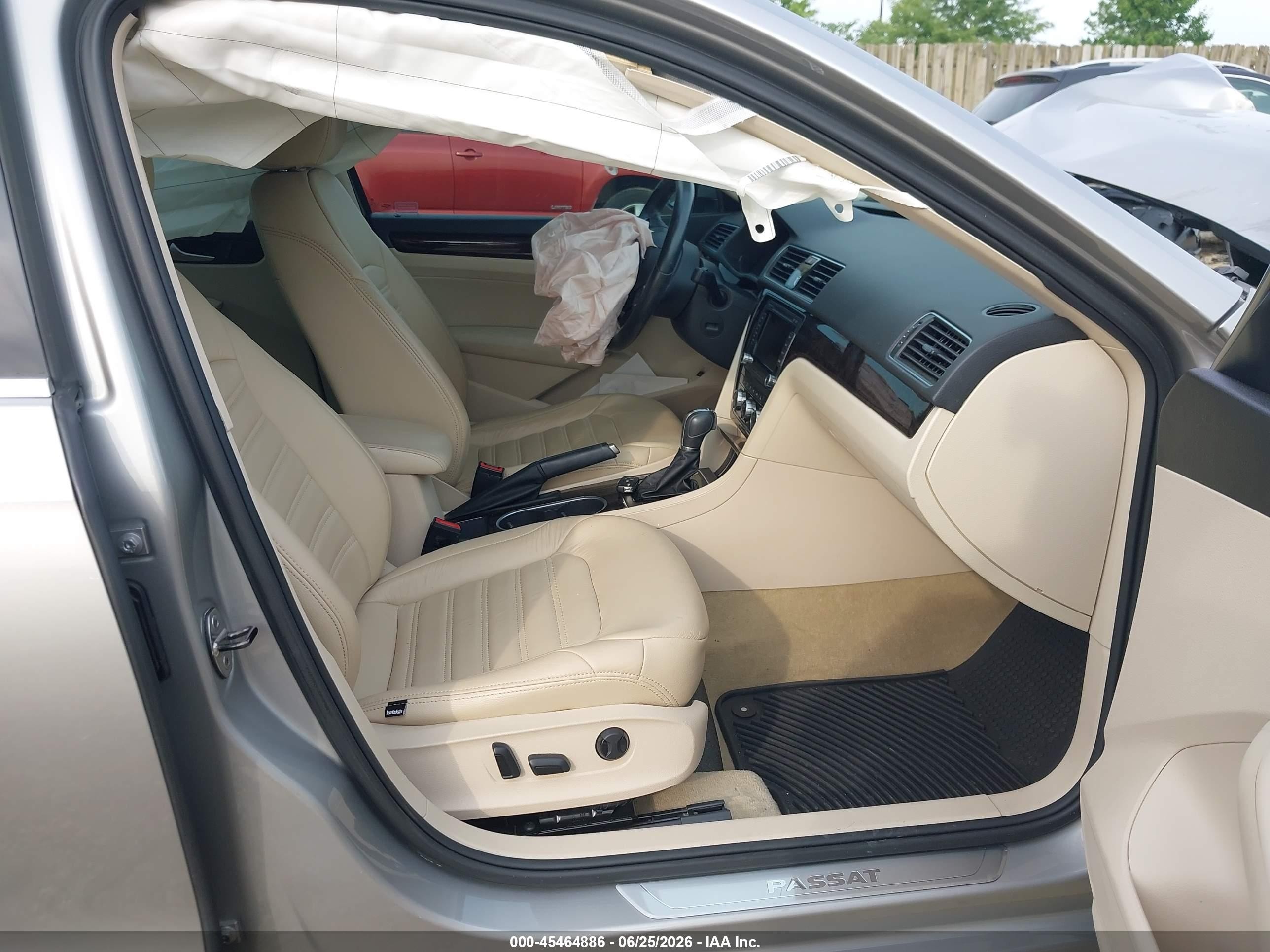 2014 Volkswagen Passat 2.0l Tdi Sel Premium Beige vin: 1VWCN7A33EC040060