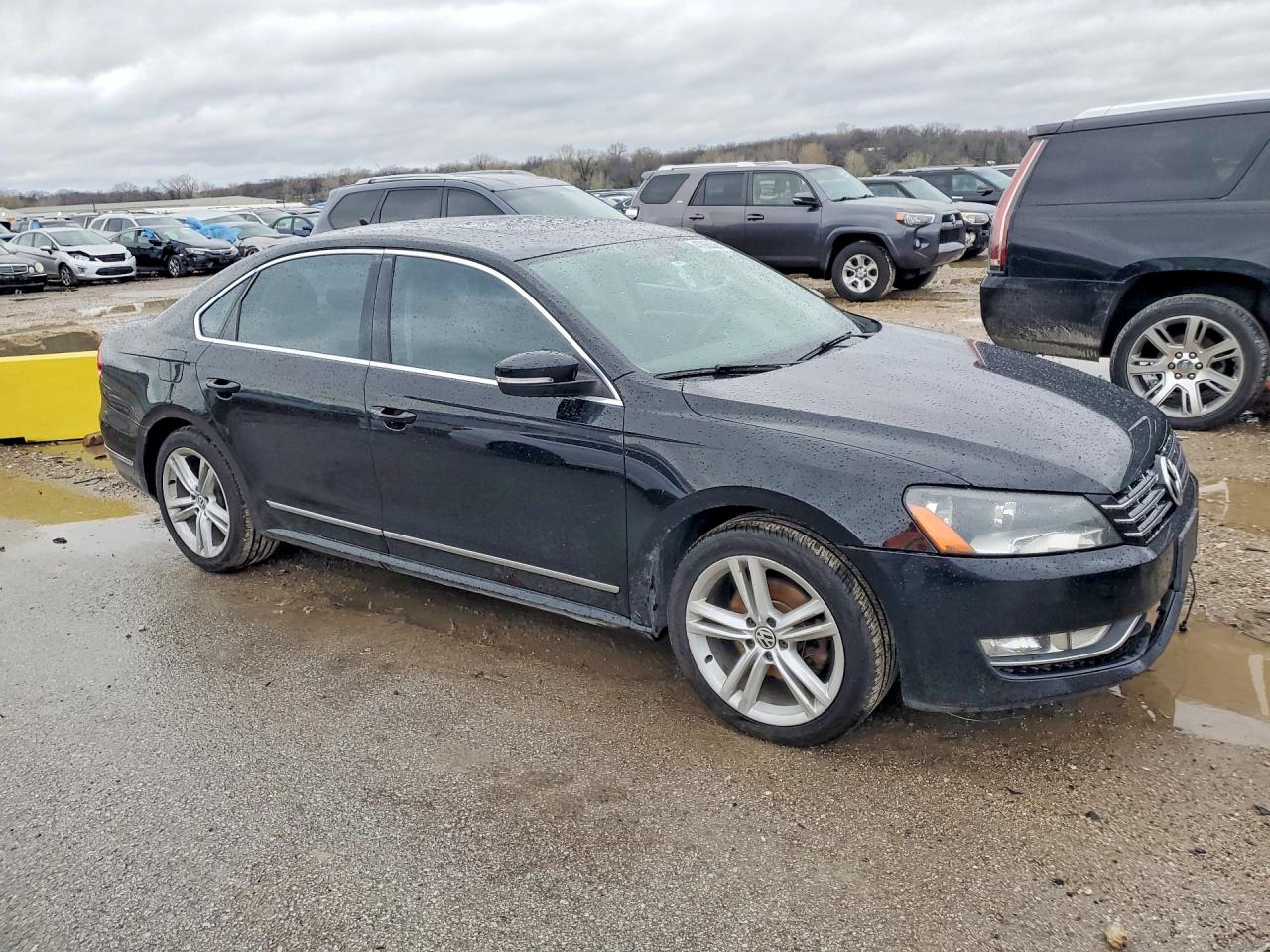 2014 Volkswagen Passat Sel Black vin: 1VWCN7A33EC044271
