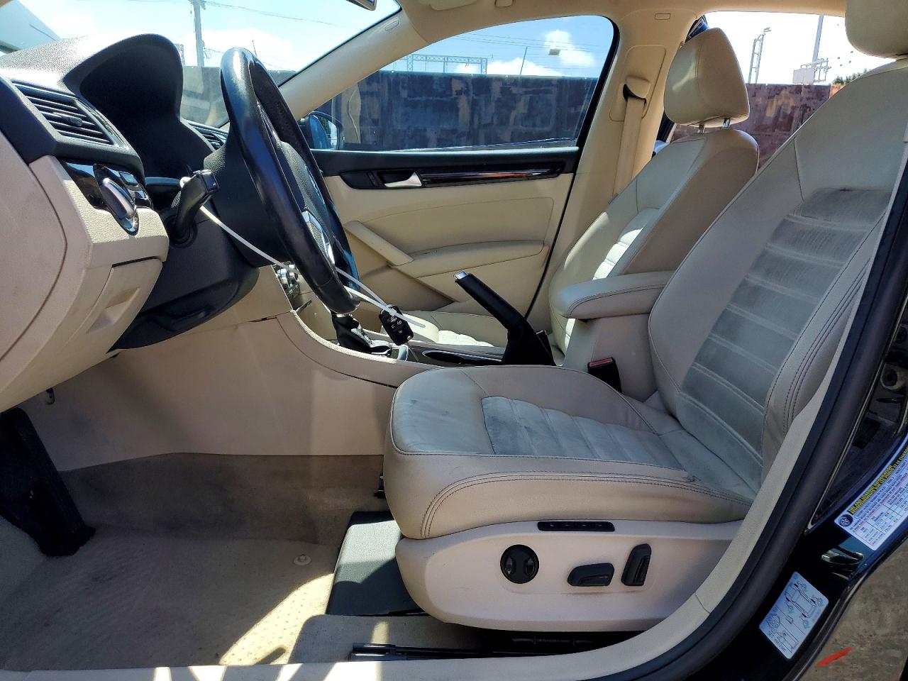 2014 Volkswagen Passat Sel Black vin: 1VWCN7A33EC047607
