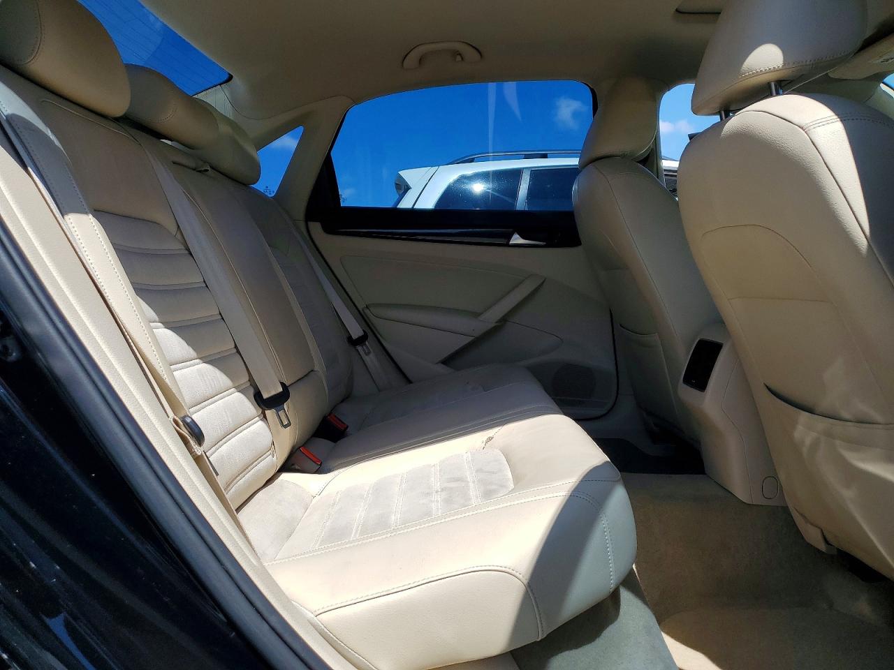 2014 Volkswagen Passat Sel Black vin: 1VWCN7A33EC047607