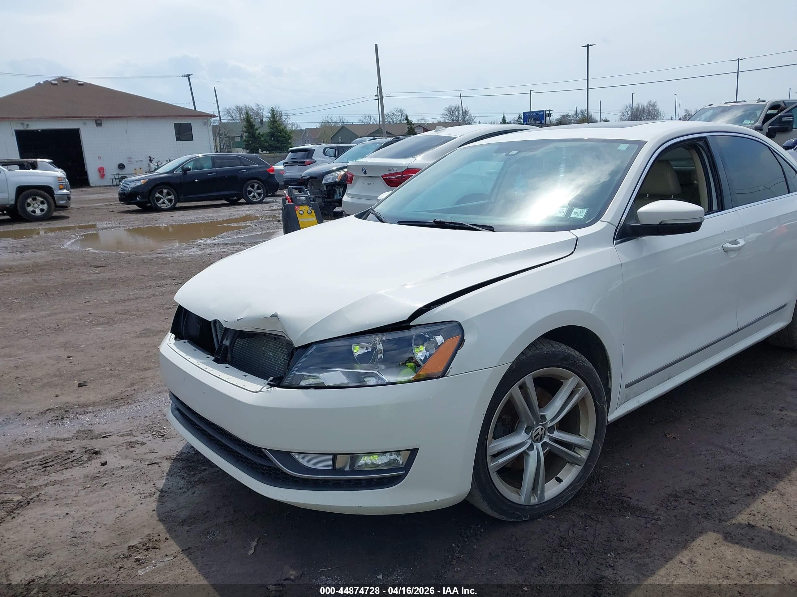 2014 Volkswagen Passat 2.0l Tdi Sel Premium Белый vin: 1VWCN7A33EC084995