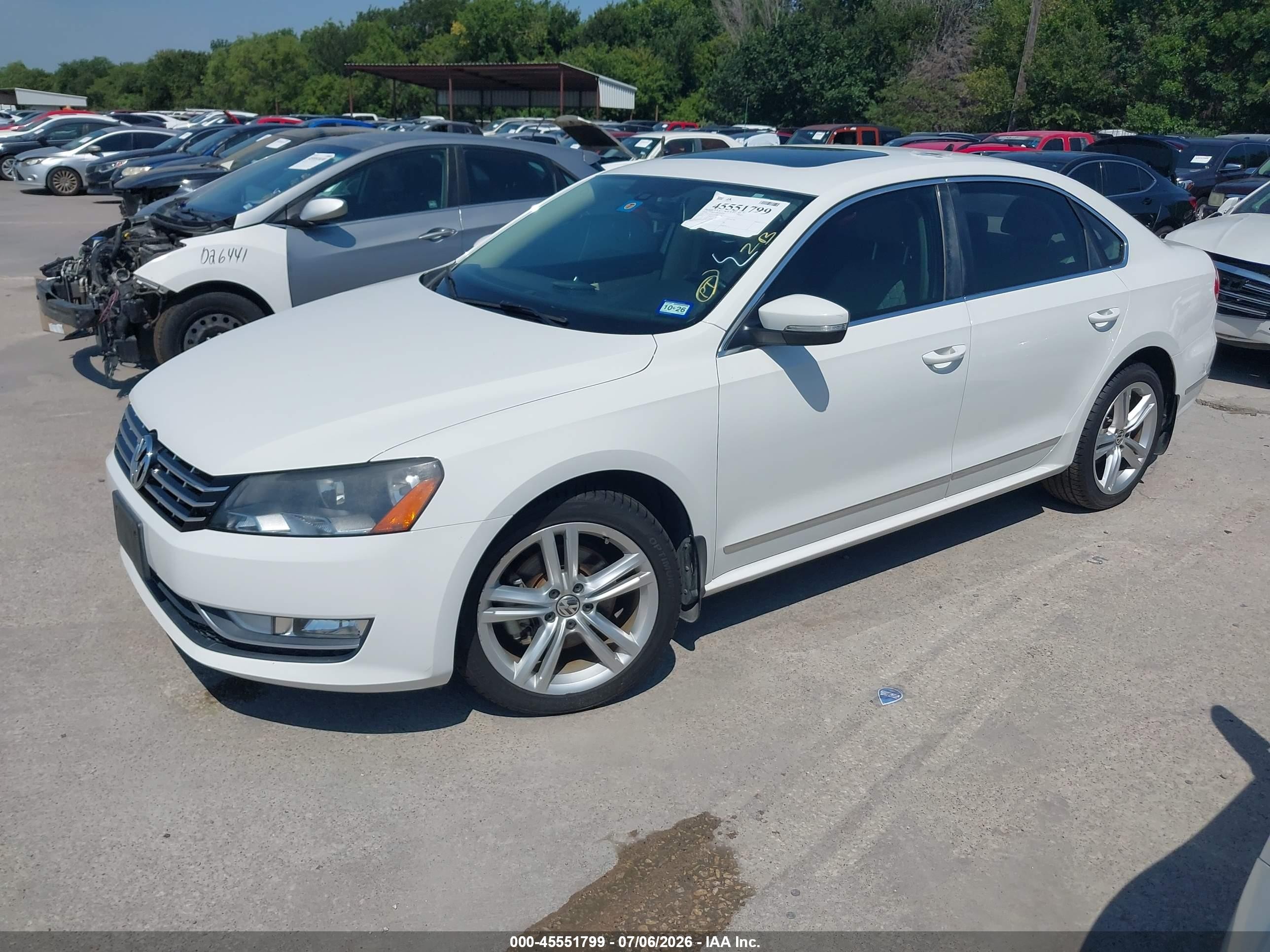 2014 Volkswagen Passat 2.0l Tdi Sel Premium White vin: 1VWCN7A33EC089064