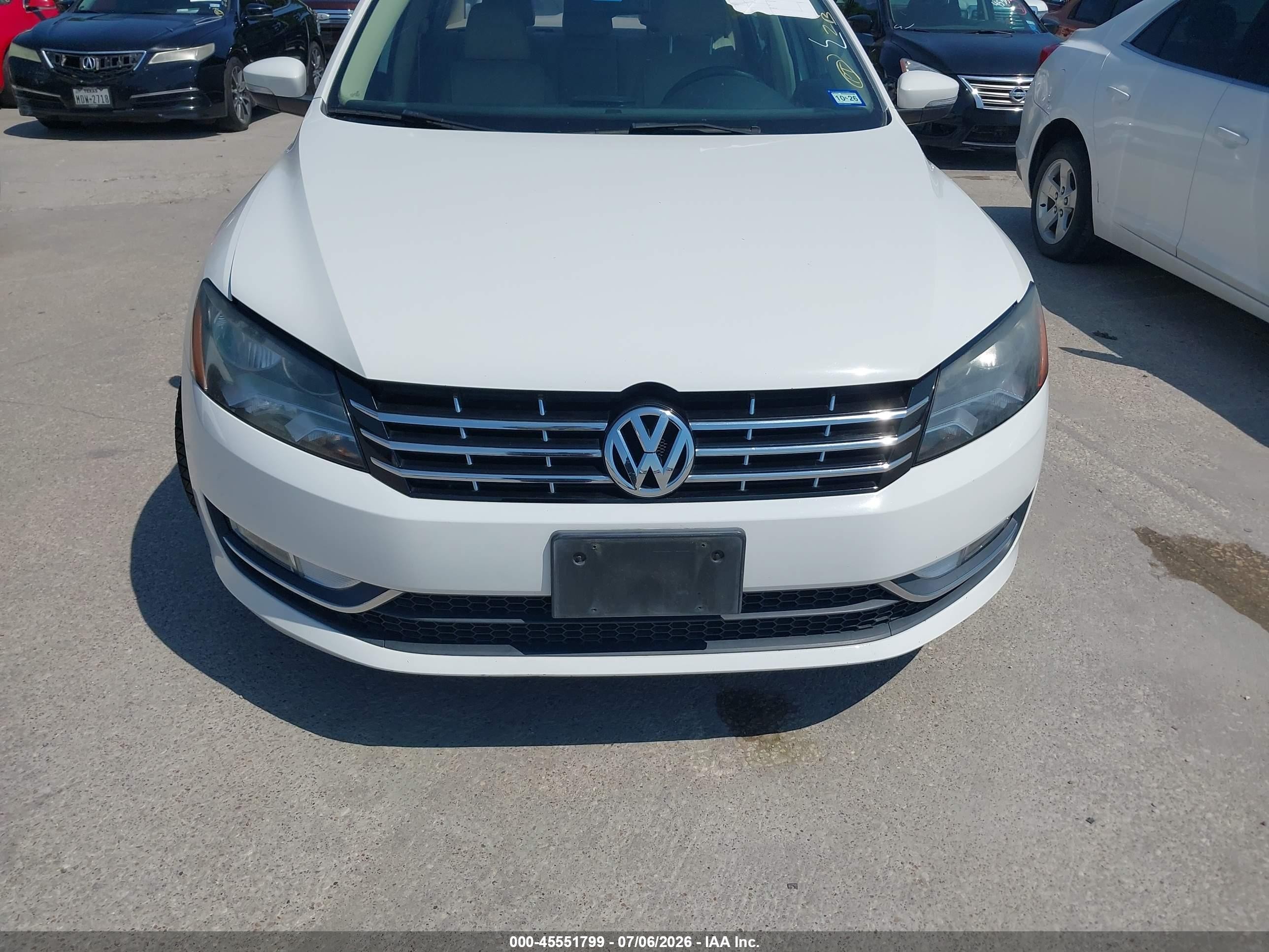2014 Volkswagen Passat 2.0l Tdi Sel Premium White vin: 1VWCN7A33EC089064
