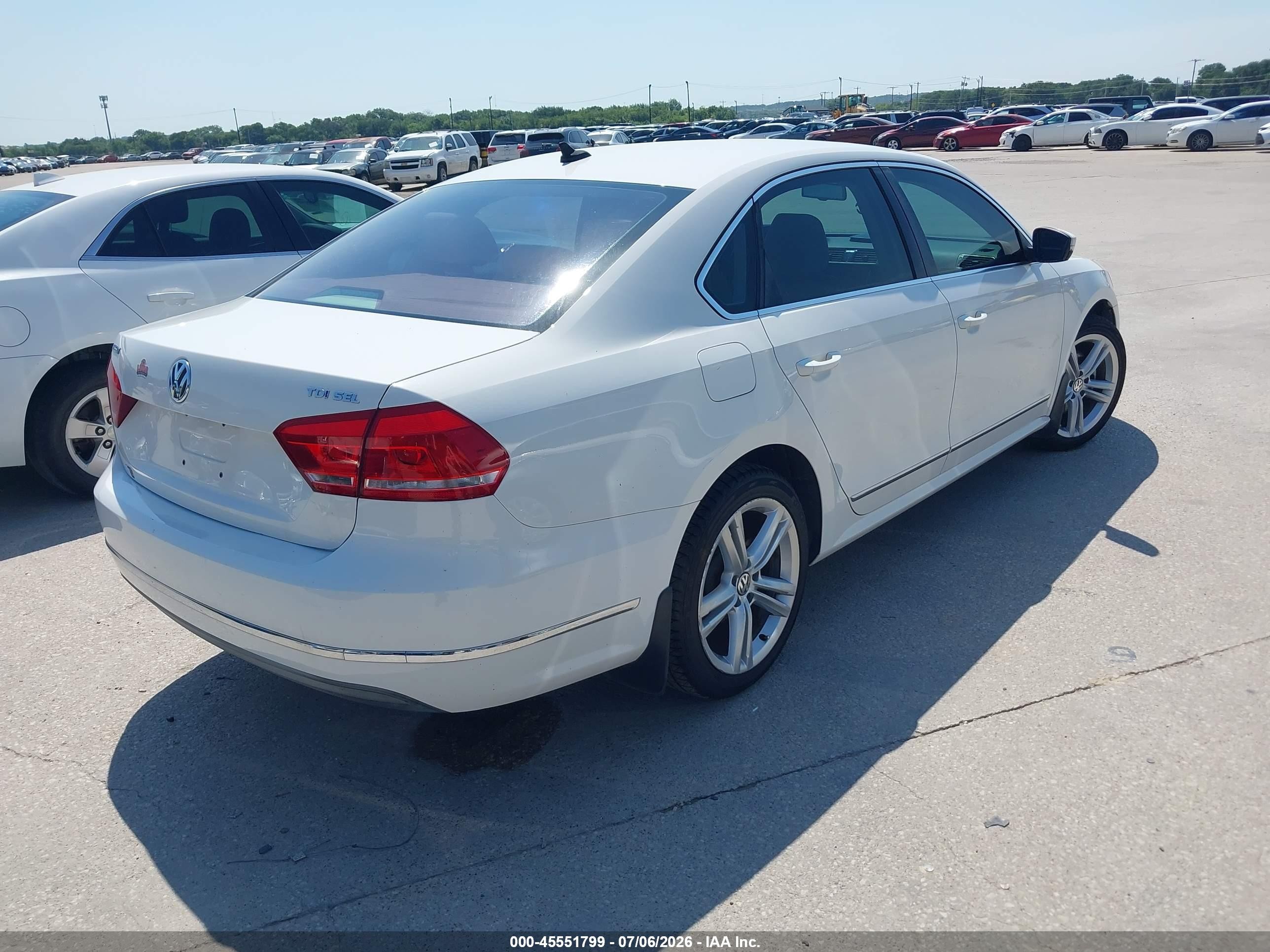 2014 Volkswagen Passat 2.0l Tdi Sel Premium White vin: 1VWCN7A33EC089064