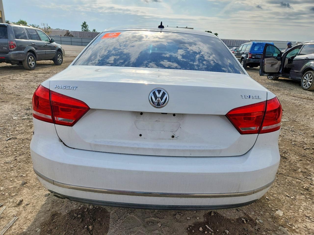 2014 Volkswagen Passat Sel White vin: 1VWCN7A33EC113301
