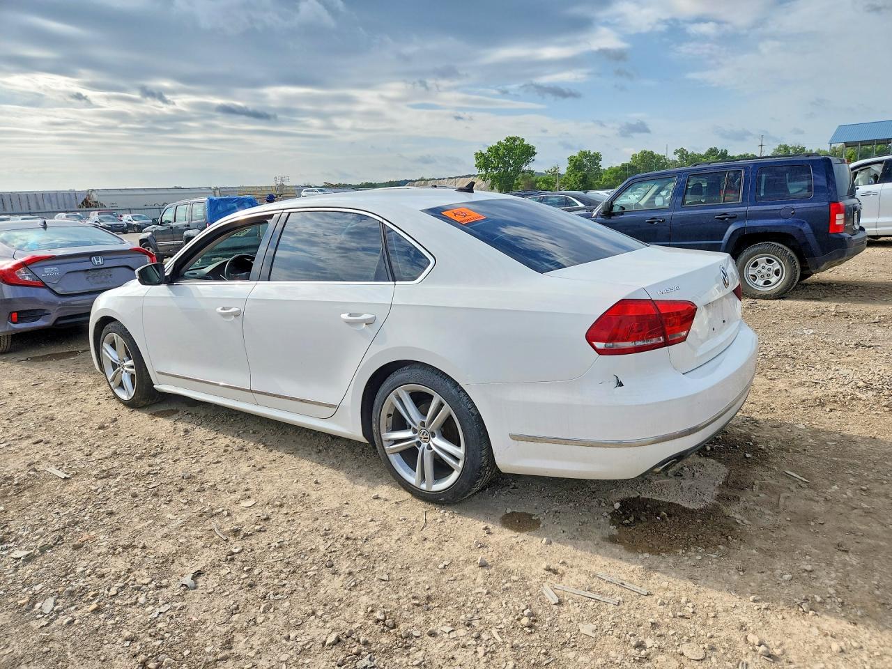 2014 Volkswagen Passat Sel White vin: 1VWCN7A33EC113301