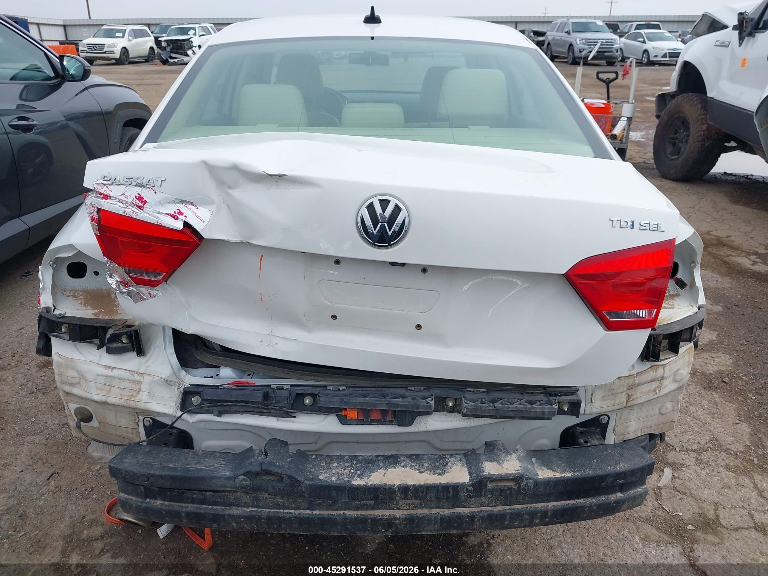 2013 Volkswagen Passat 2.0l Tdi Sel Premium White vin: 1VWCN7A34DC073292