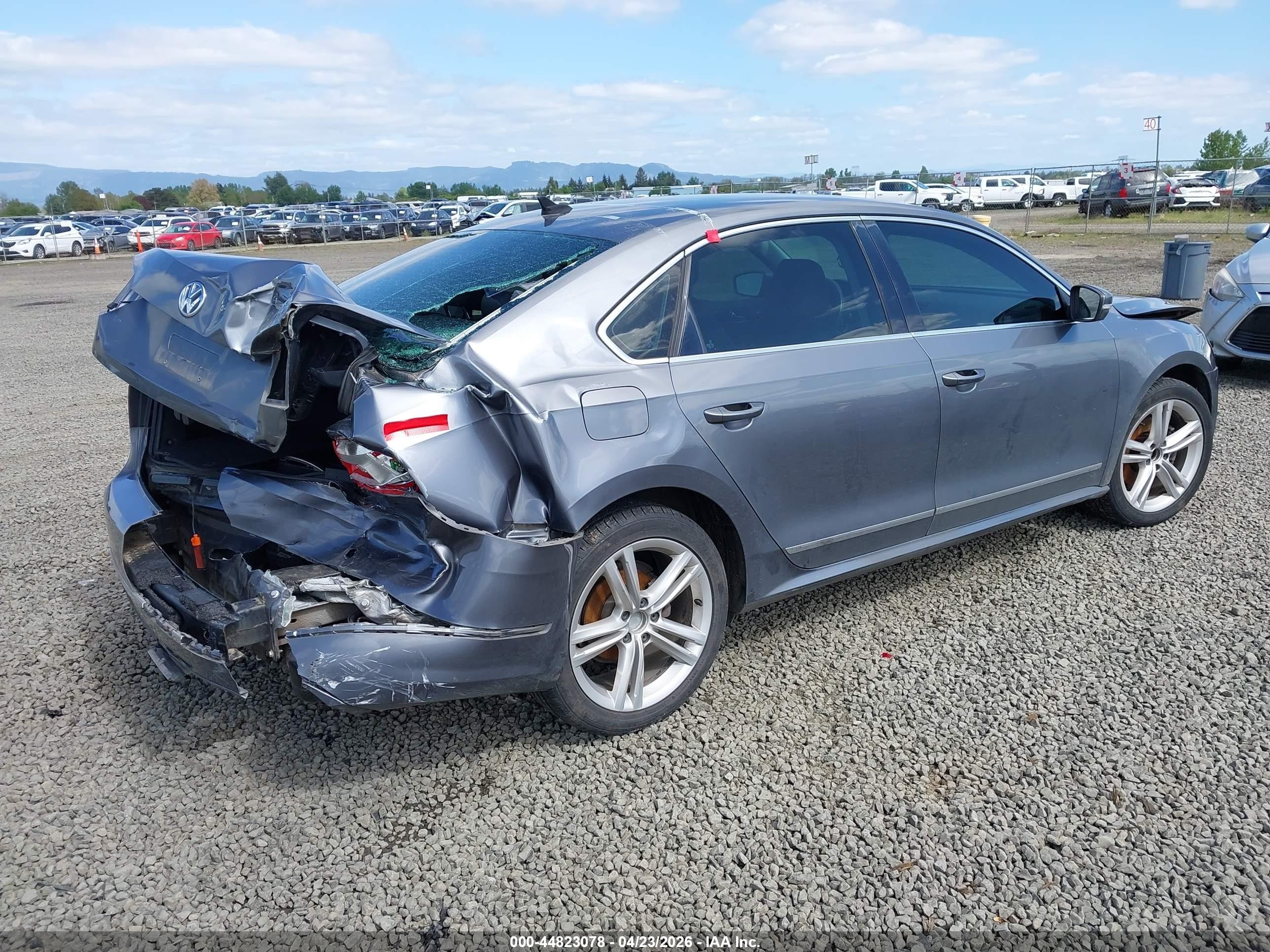 2013 Volkswagen Passat 2.0l Tdi Sel Premium Gray vin: 1VWCN7A34DC093140