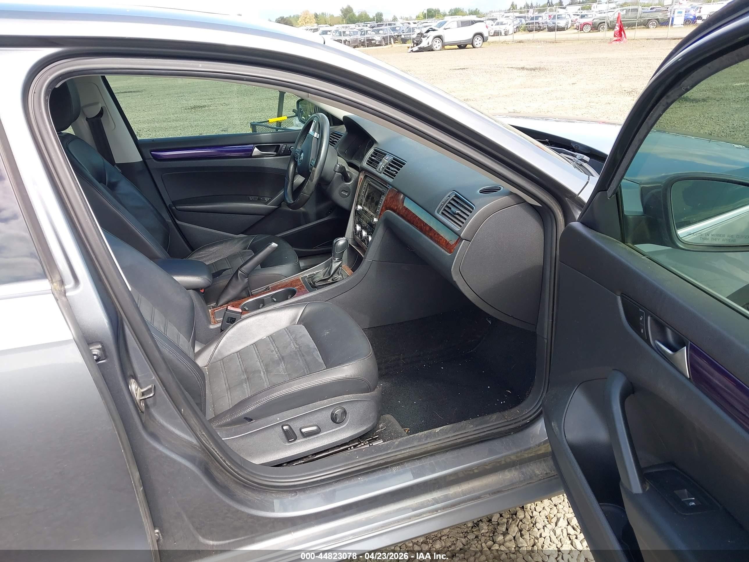 2013 Volkswagen Passat 2.0l Tdi Sel Premium Gray vin: 1VWCN7A34DC093140