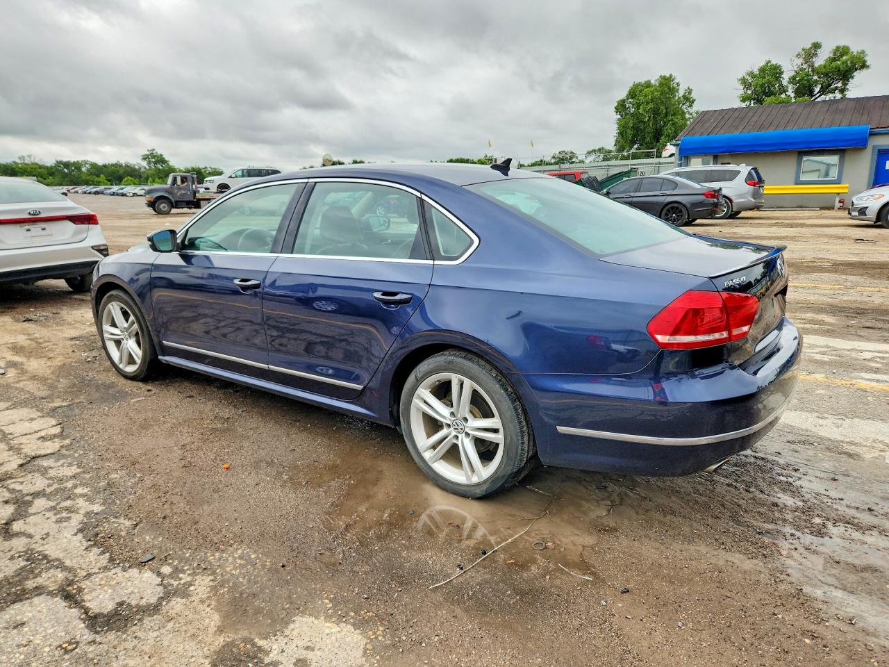 2014 Volkswagen Passat Sel Blue vin: 1VWCN7A34EC048362