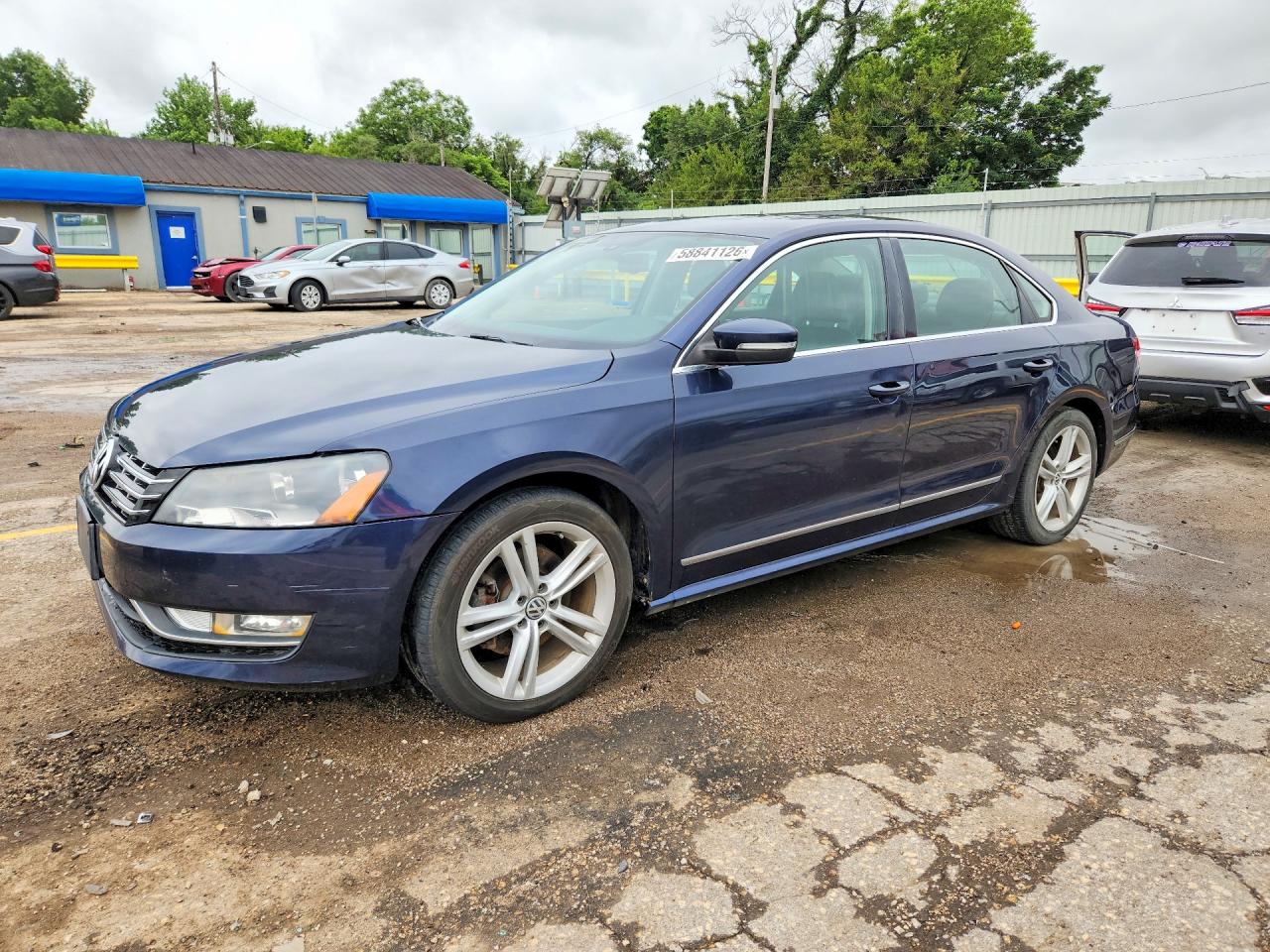 2014 Volkswagen Passat Sel Blue vin: 1VWCN7A34EC048362