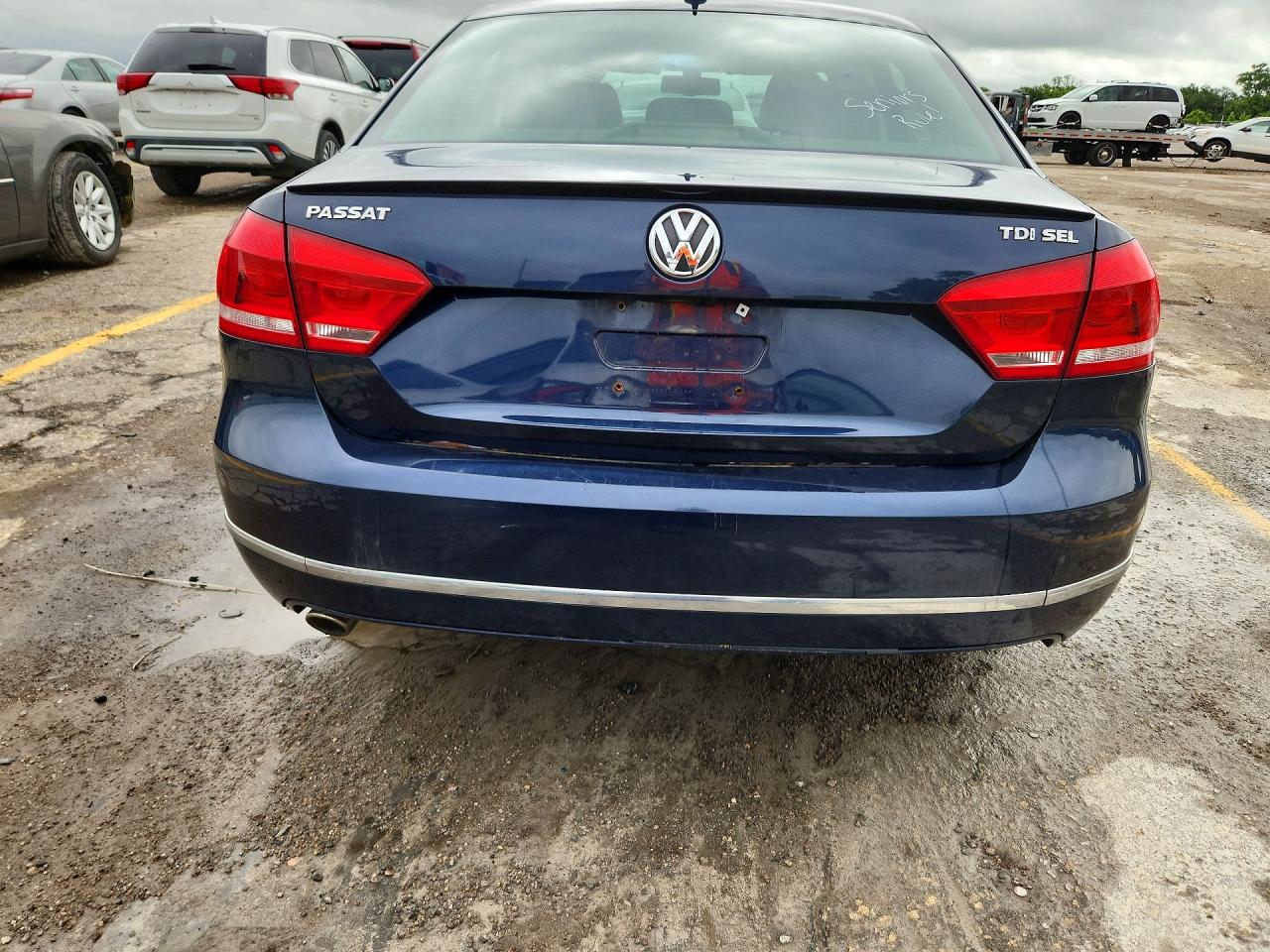 2014 Volkswagen Passat Sel Blue vin: 1VWCN7A34EC048362