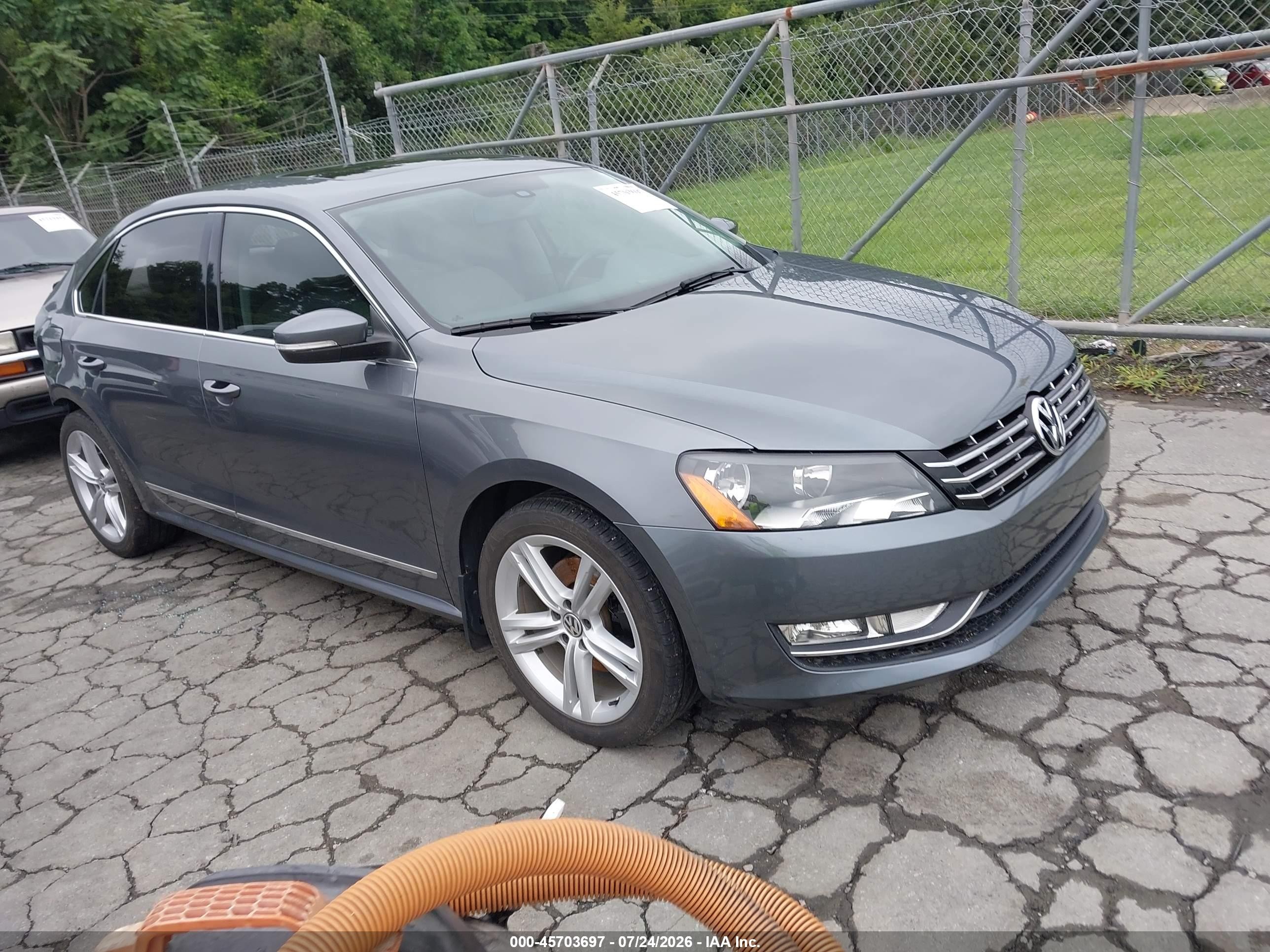 2014 Volkswagen Passat 2.0l Tdi Sel Premium Gray vin: 1VWCN7A34EC062777