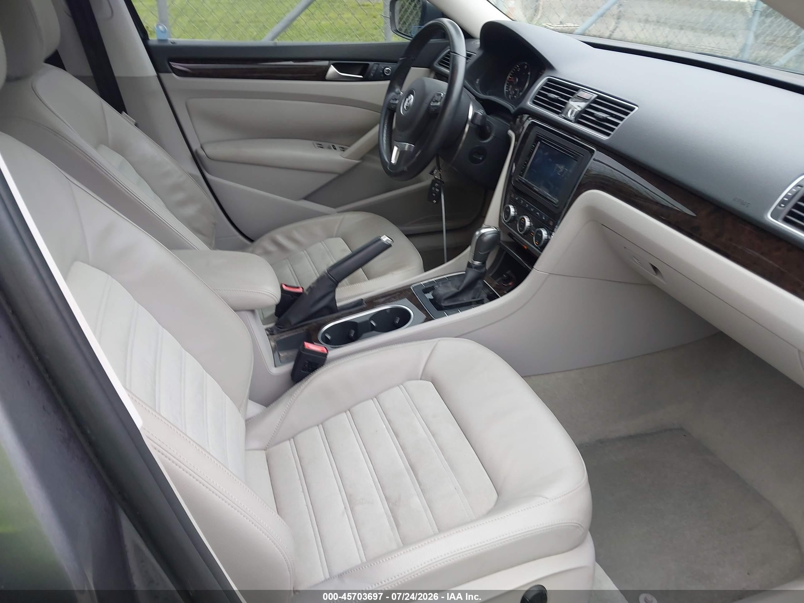 2014 Volkswagen Passat 2.0l Tdi Sel Premium Gray vin: 1VWCN7A34EC062777