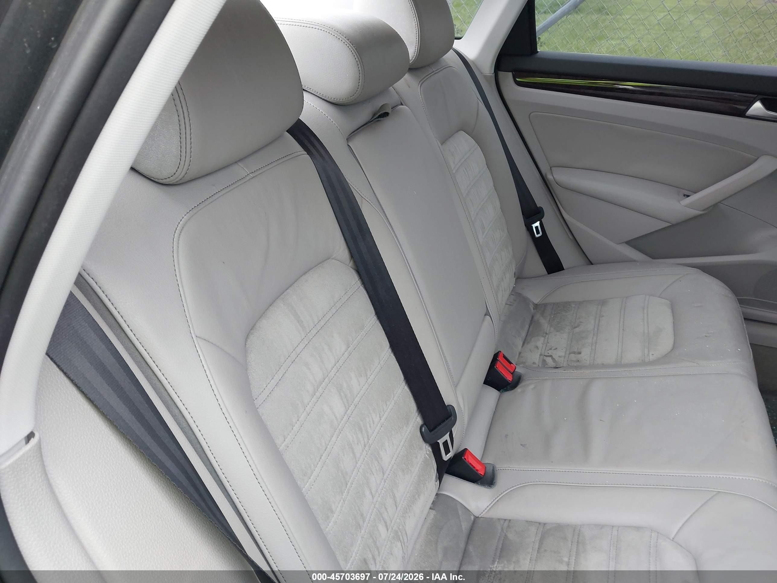 2014 Volkswagen Passat 2.0l Tdi Sel Premium Gray vin: 1VWCN7A34EC062777
