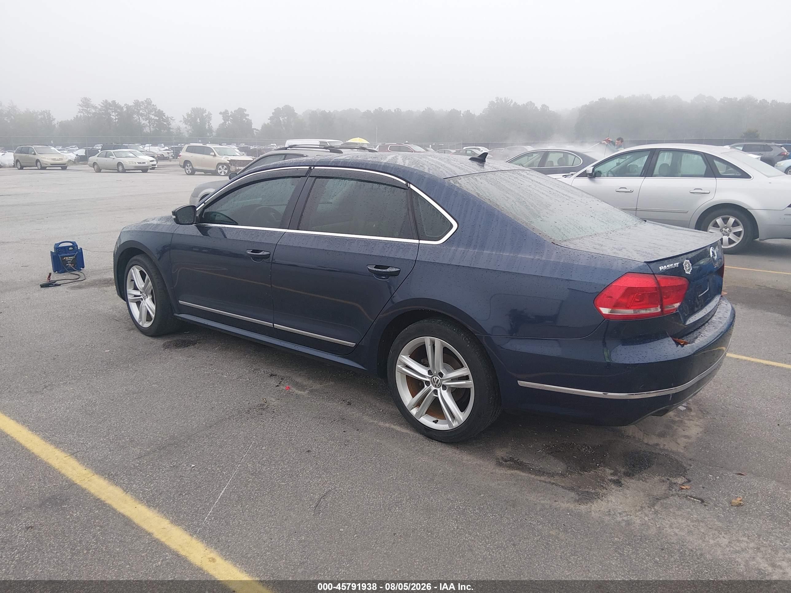2014 Volkswagen Passat 2.0l Tdi Sel Premium Blue vin: 1VWCN7A34EC068286
