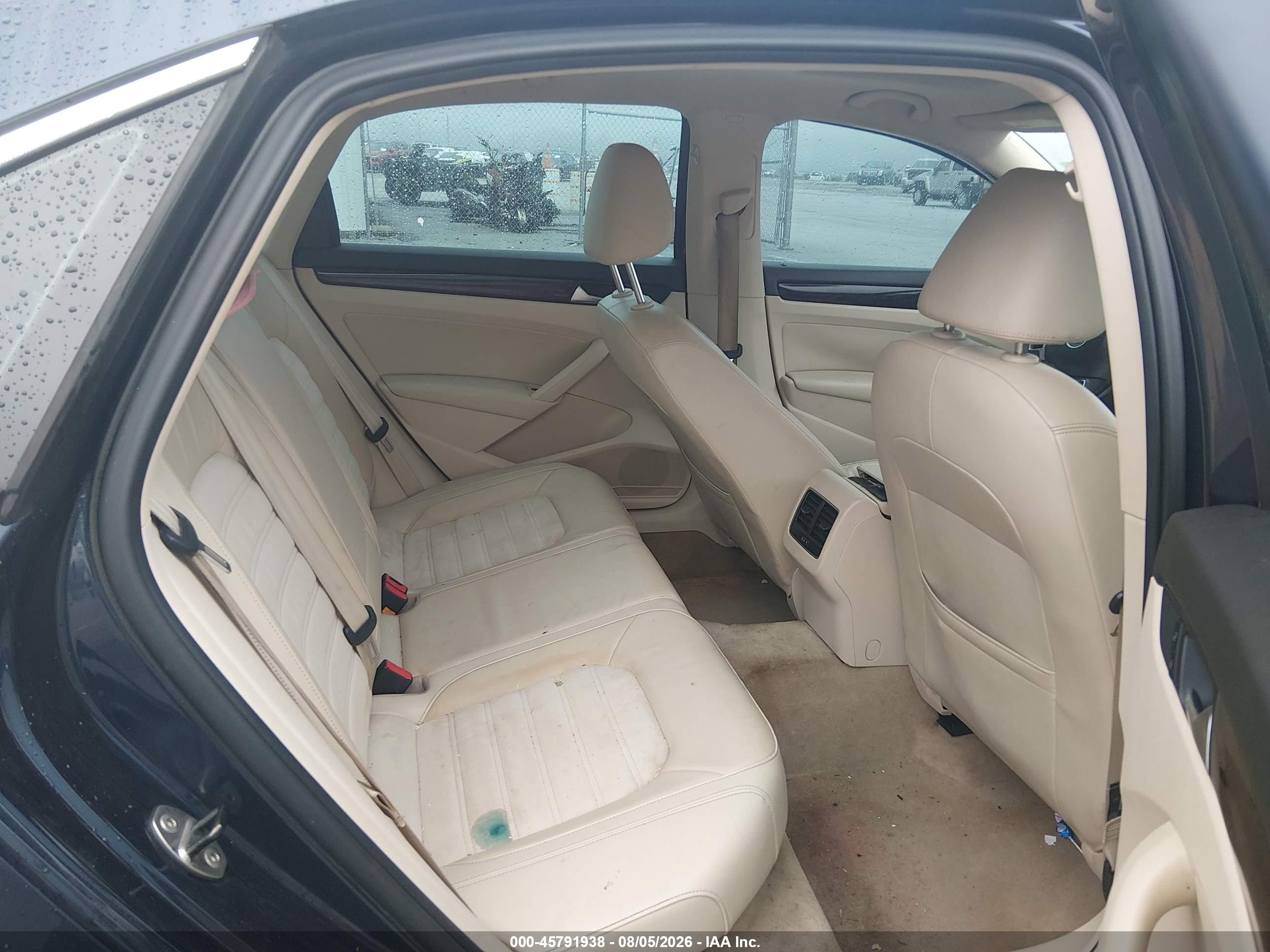 2014 Volkswagen Passat 2.0l Tdi Sel Premium Blue vin: 1VWCN7A34EC068286