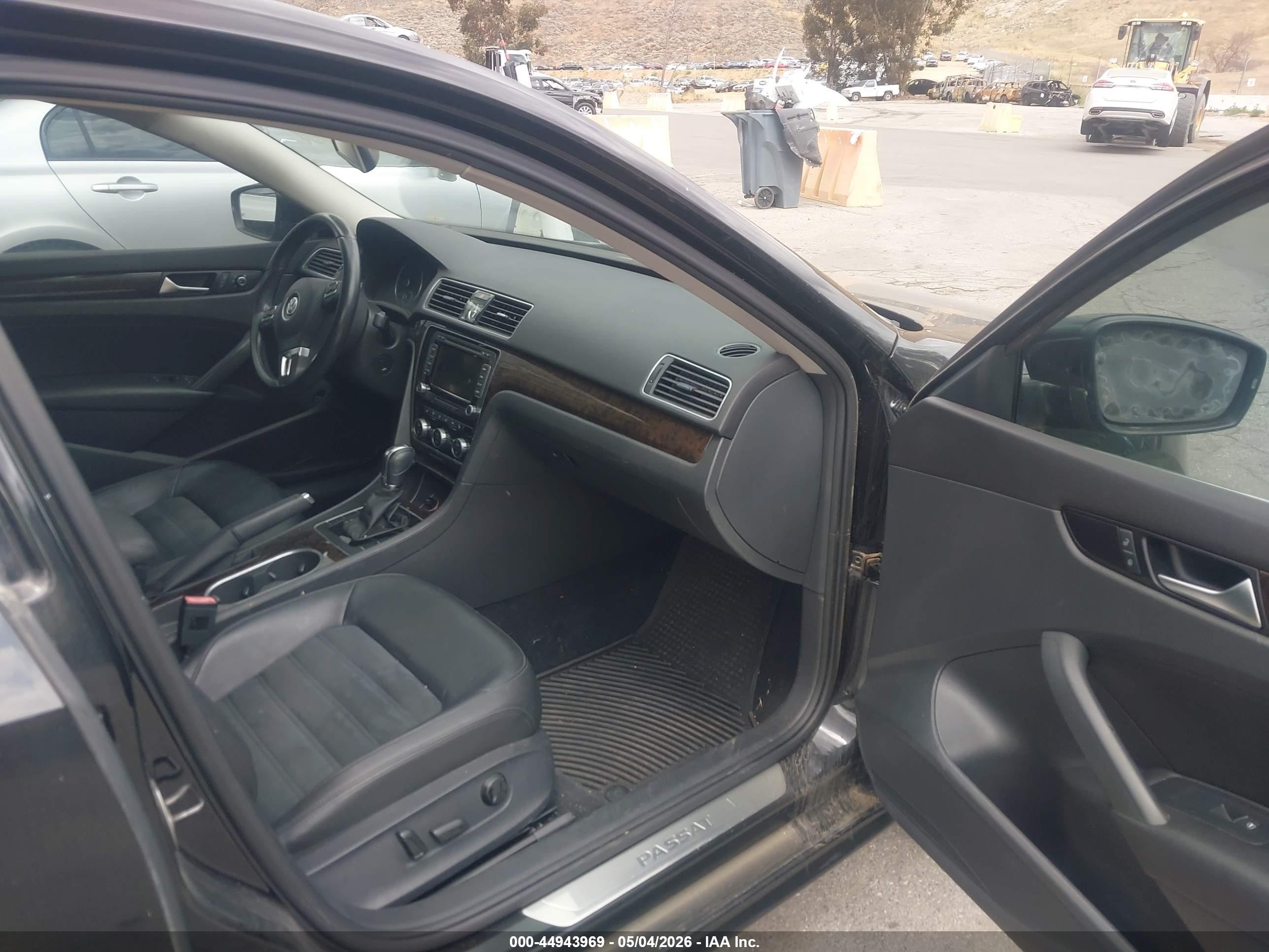 2014 Volkswagen Passat 2.0l Tdi Sel Premium Черный vin: 1VWCN7A34EC097836
