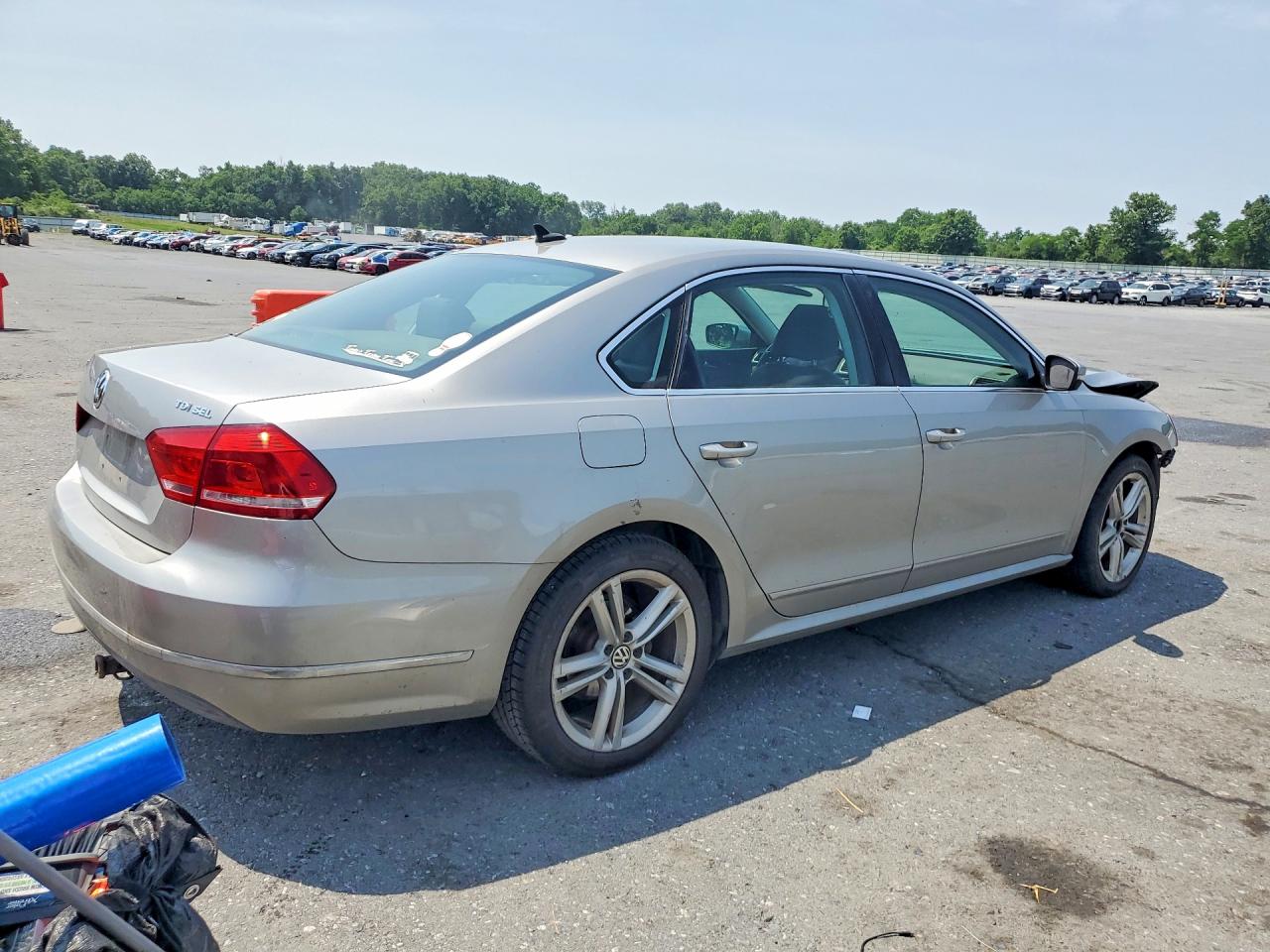 2013 Volkswagen Passat Sel Silver vin: 1VWCN7A35DC050880