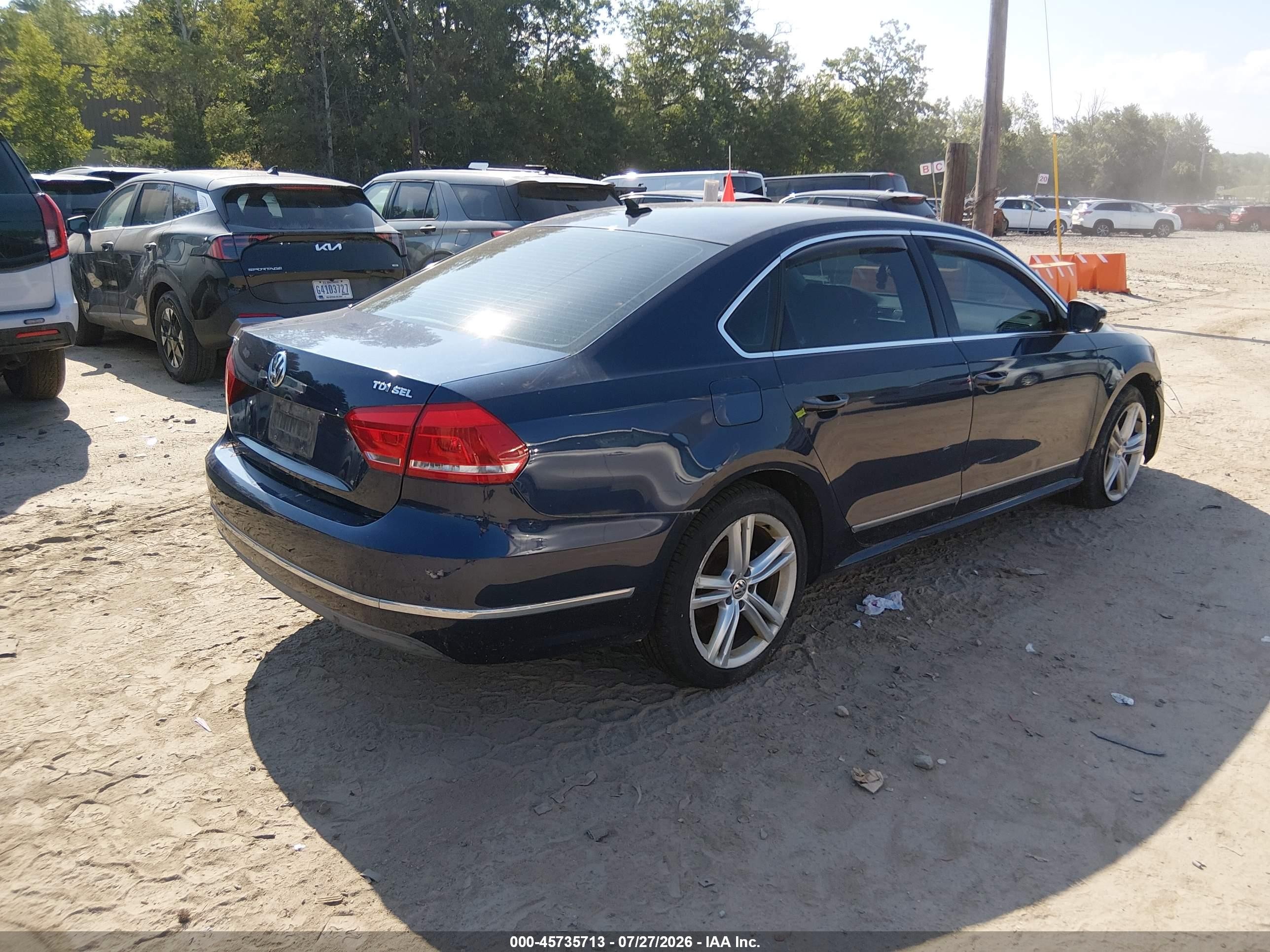 2013 Volkswagen Passat 2.0l Tdi Sel Premium Blue vin: 1VWCN7A35DC052810