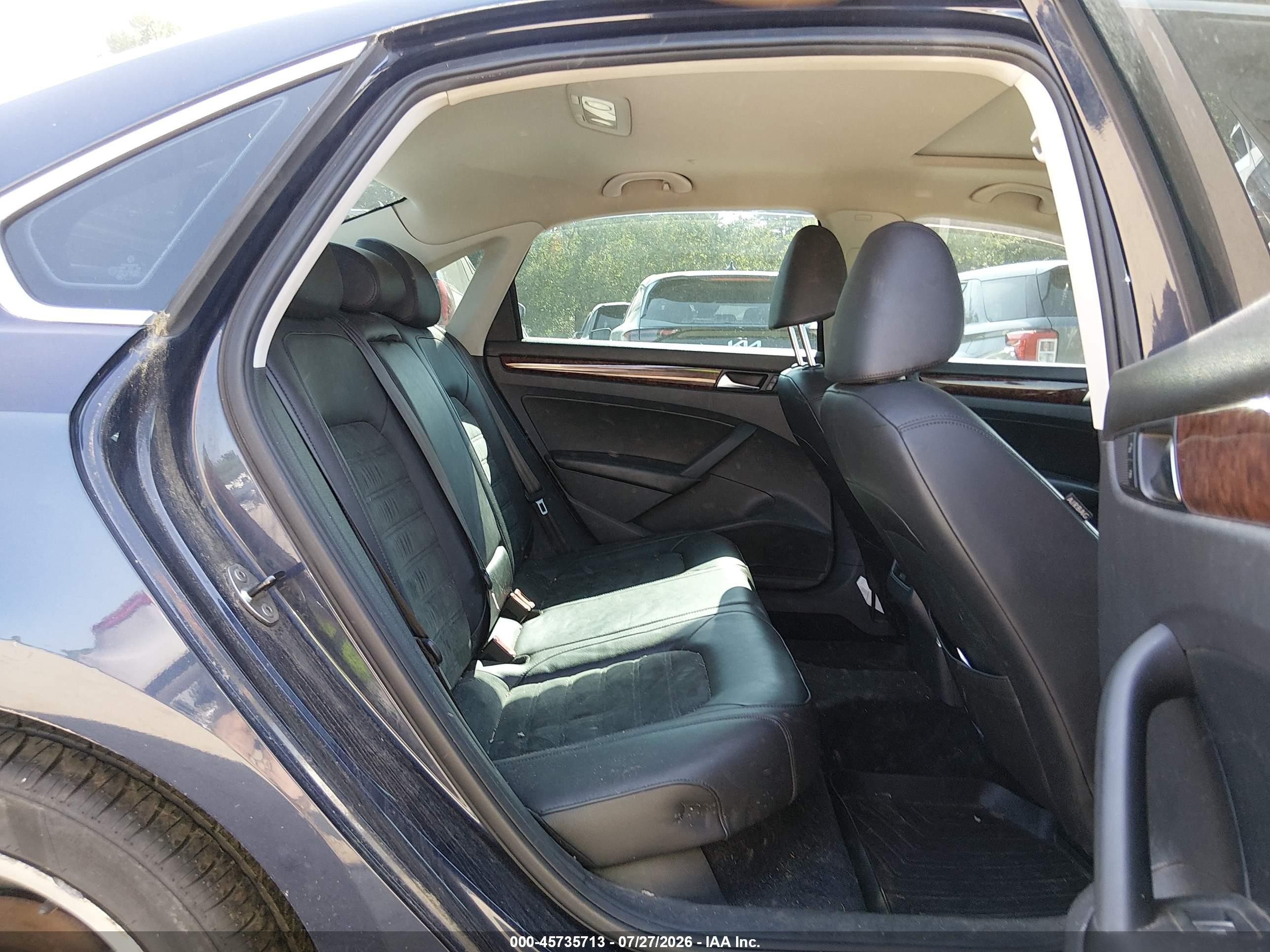 2013 Volkswagen Passat 2.0l Tdi Sel Premium Blue vin: 1VWCN7A35DC052810