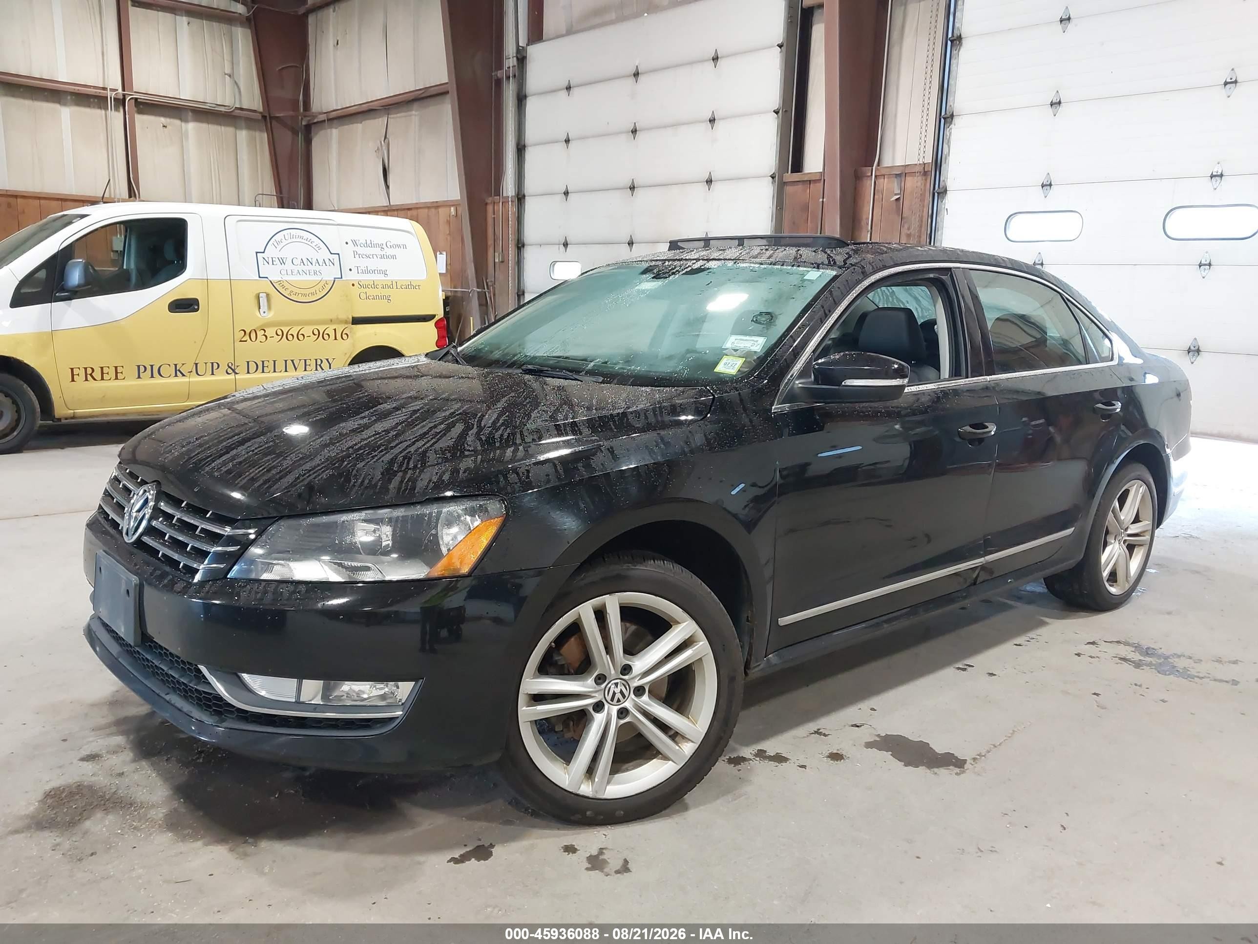 2013 Volkswagen Passat 2.0l Tdi Sel Premium Черный vin: 1VWCN7A35DC100001