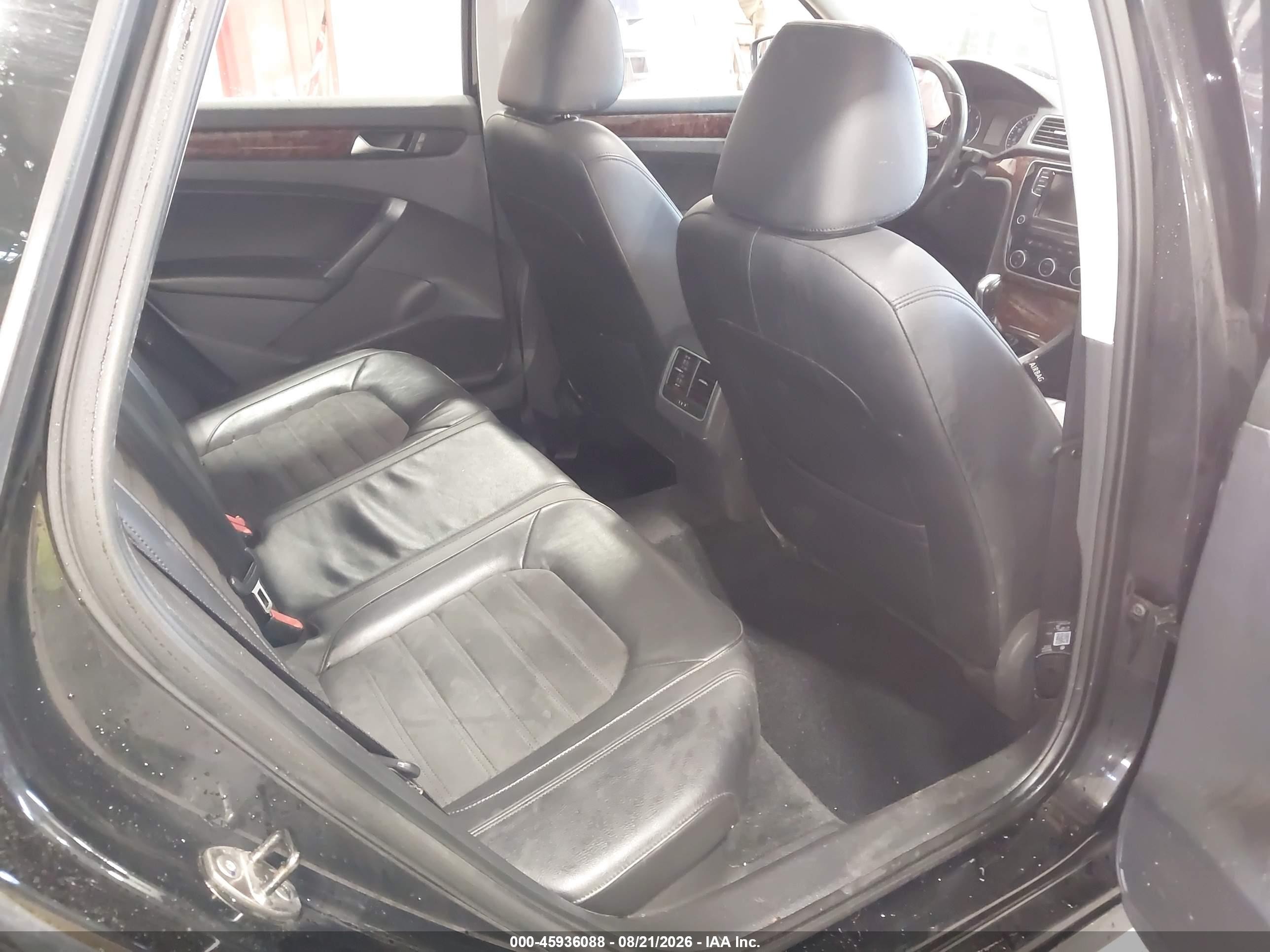 2013 Volkswagen Passat 2.0l Tdi Sel Premium Черный vin: 1VWCN7A35DC100001