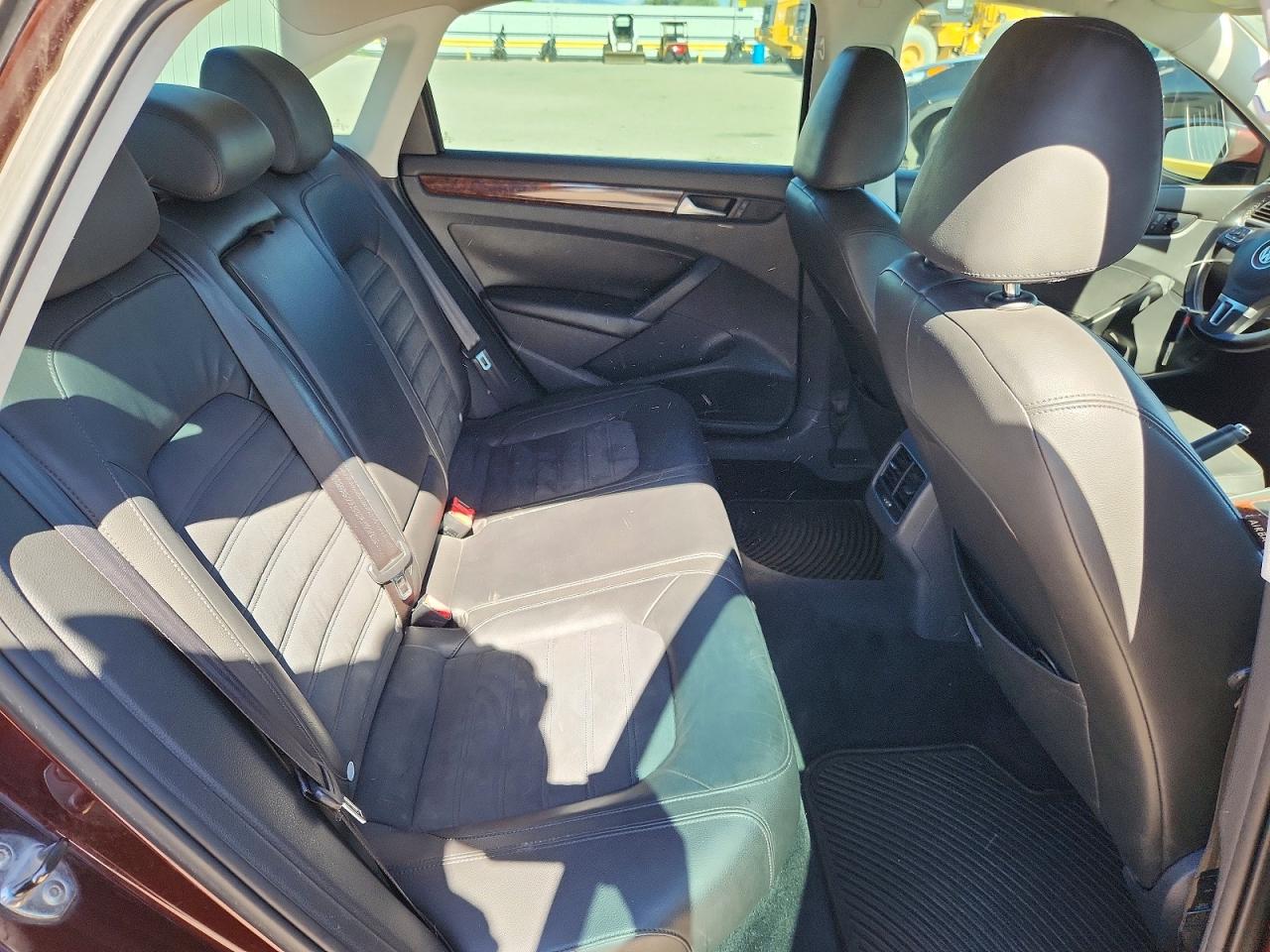 2013 Volkswagen Passat Sel Maroon vin: 1VWCN7A35DC147321