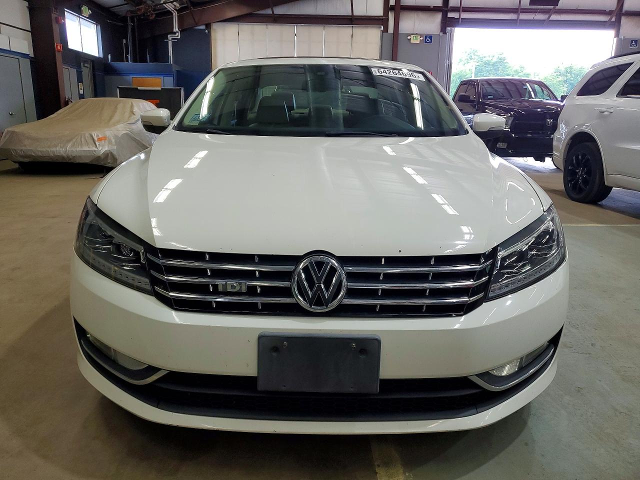2014 Volkswagen Passat Sel White vin: 1VWCN7A35EC031327